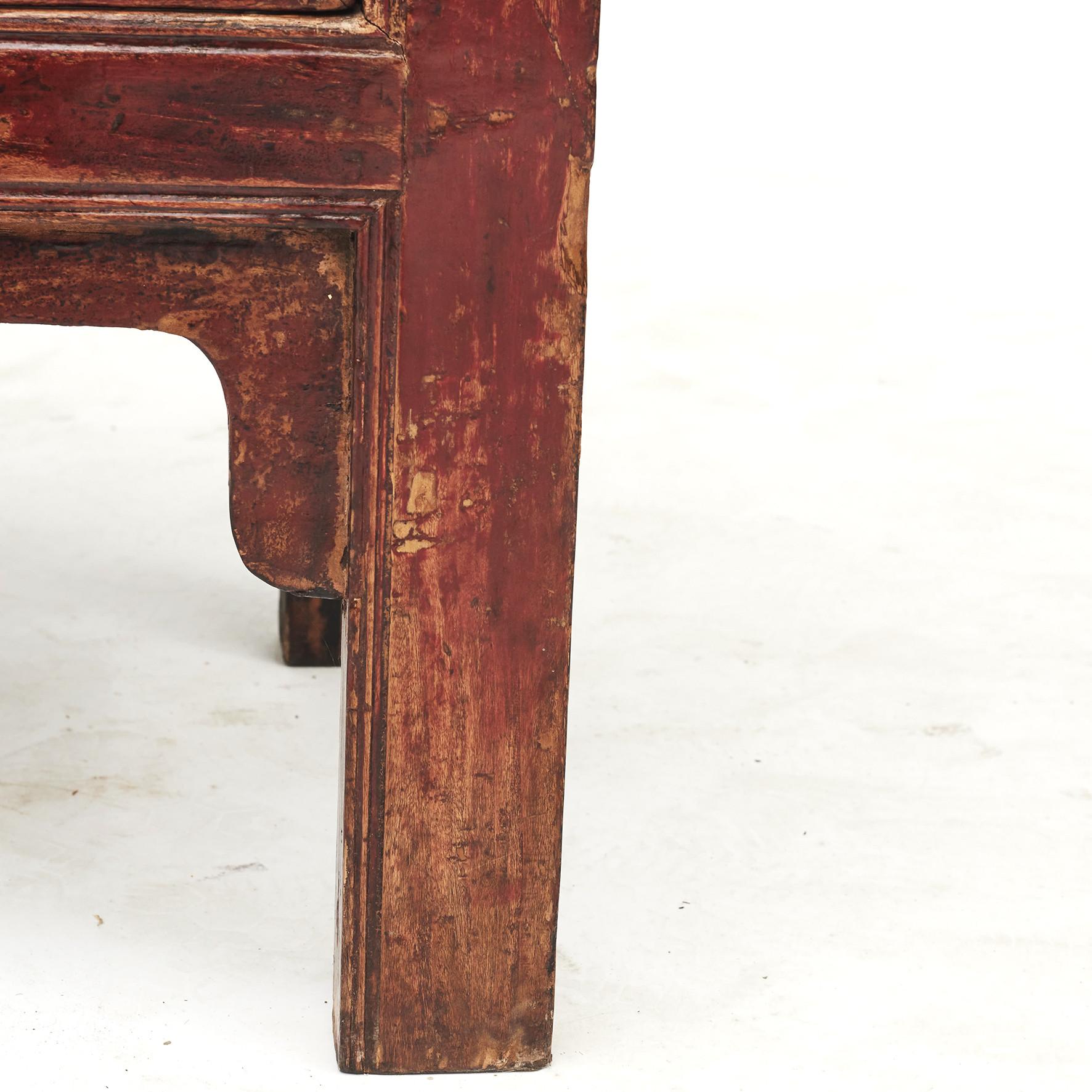 Mid-19th Century Chinese Red Lacquer Sideboard with 3 Drawers For Sale 3