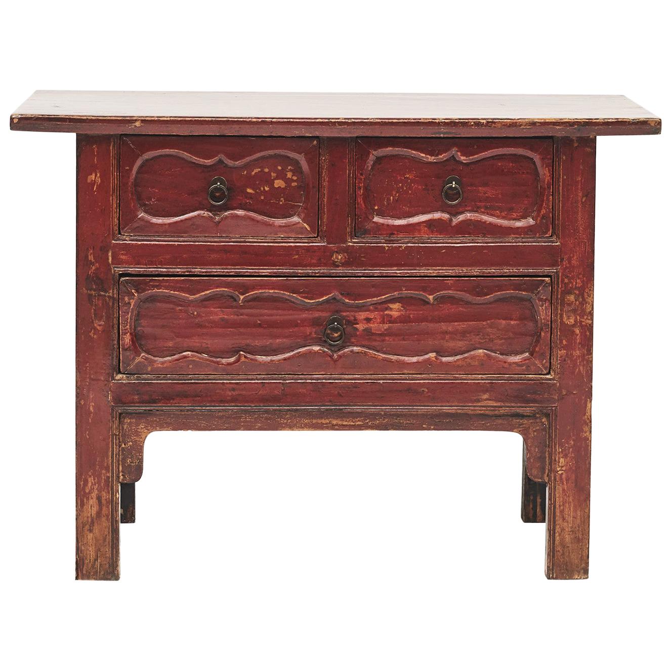 Chinesisches Sideboard aus rotem Lack mit 3 Schubladen aus der Mitte des 19. Jahrhunderts im Angebot