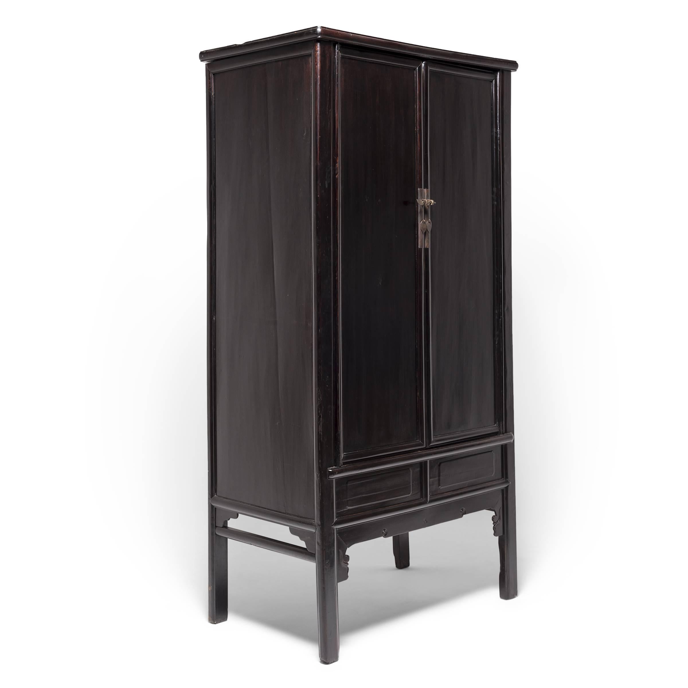 Chinese Black Lacquer Cabinet, c. 1850 In Good Condition In Chicago, IL