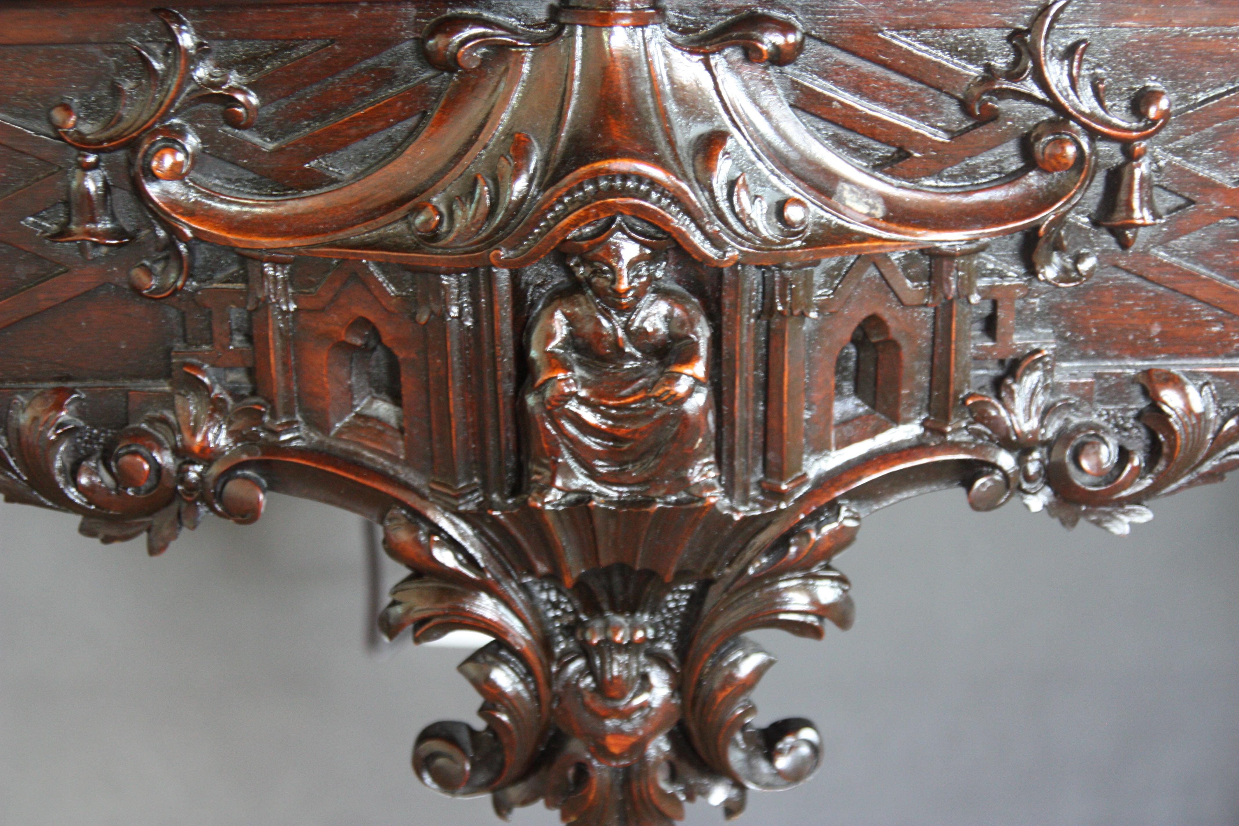 Mid-19th Century Chippendale Style China Cabinet in Mahogany 1