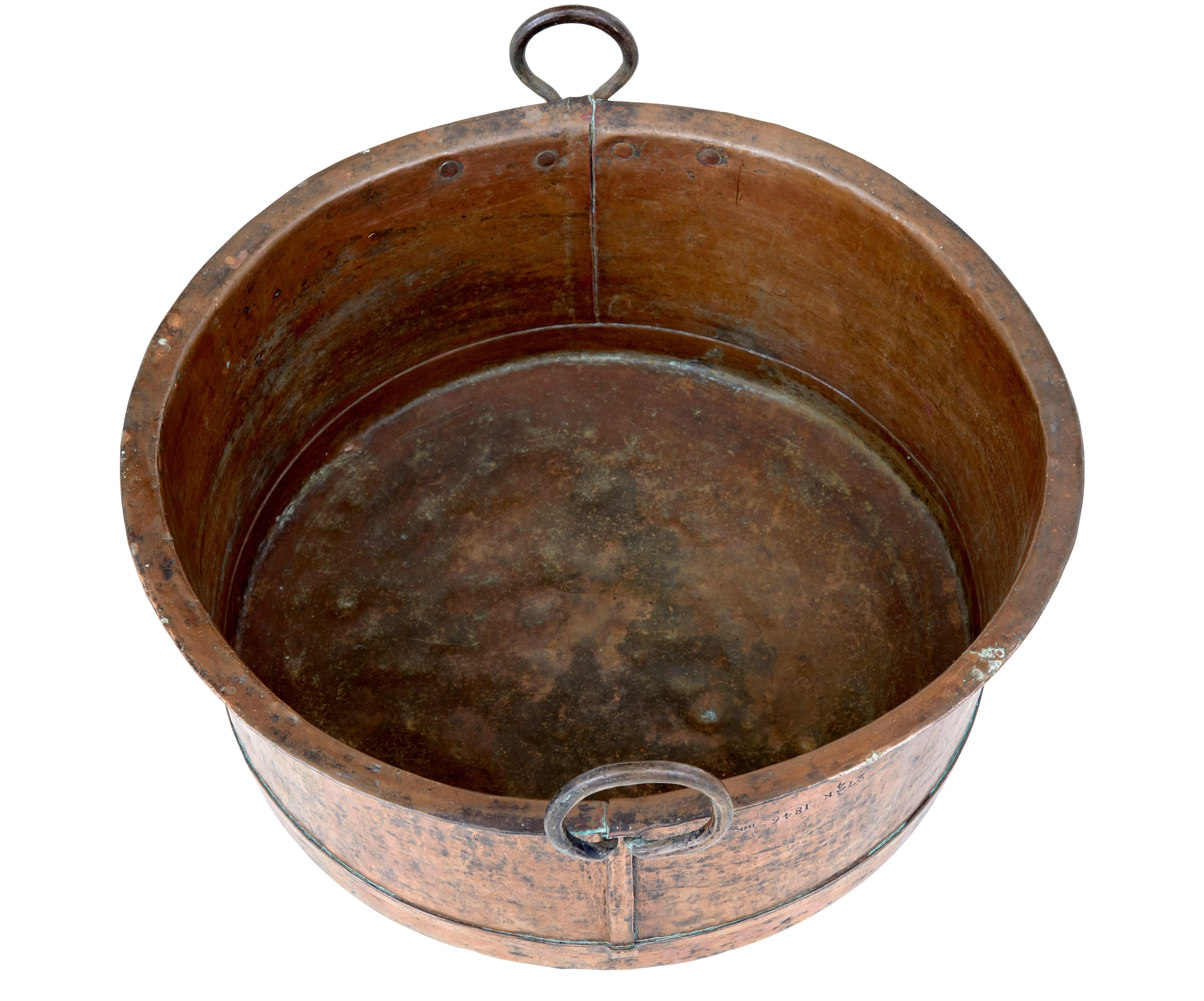 English Mid 19th century copper cooking vessel For Sale