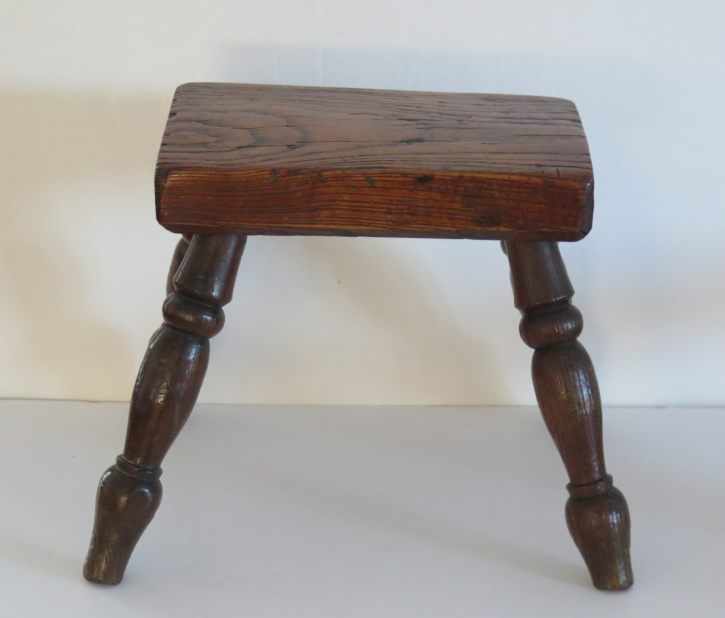 Mid 19th Century Country Candle Stool in Elm, English, circa 1840 In Good Condition For Sale In Lincoln, Lincolnshire