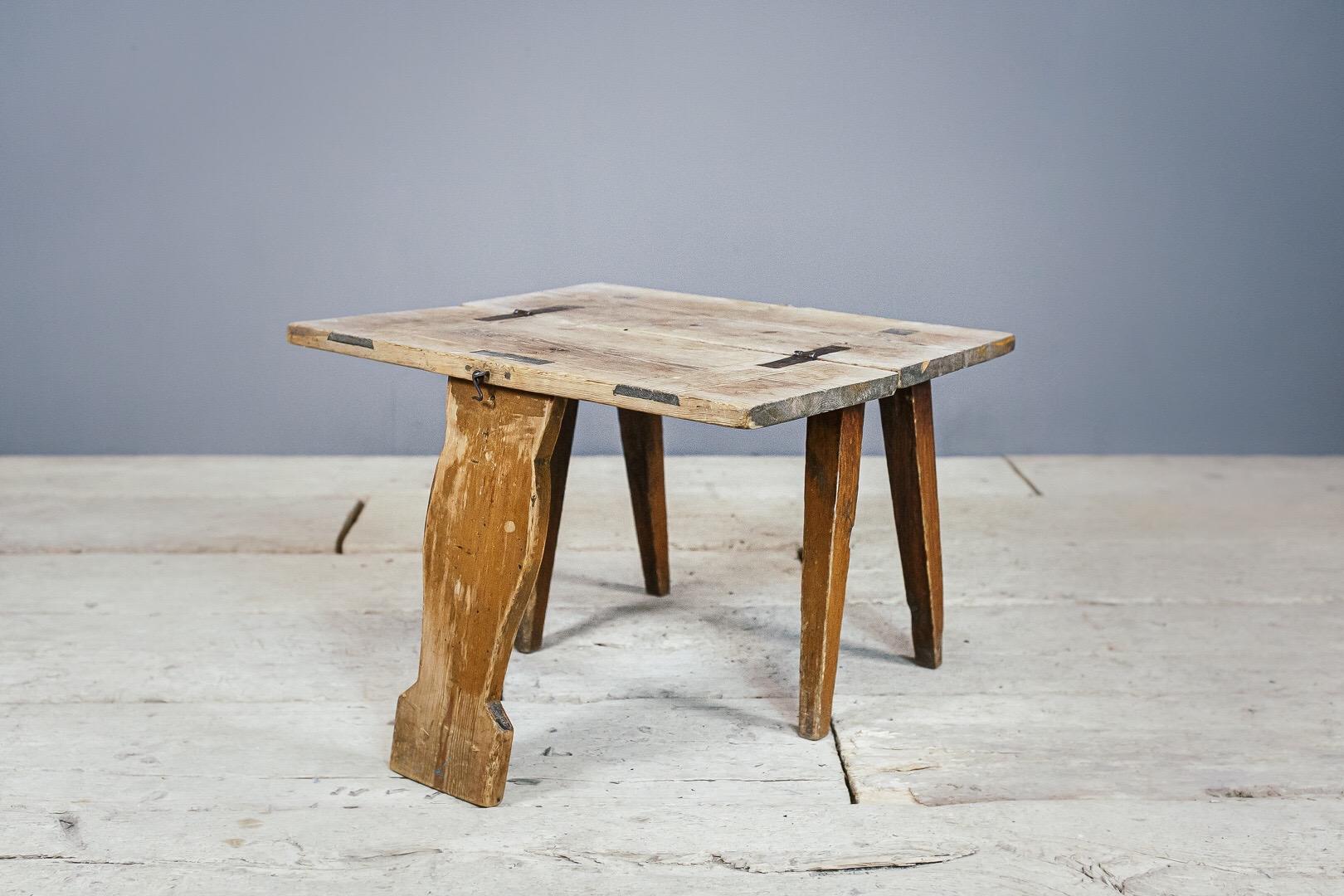 Mid-19th Century Delicate Swedish Metamorphic Bordstol or Chair Table 3