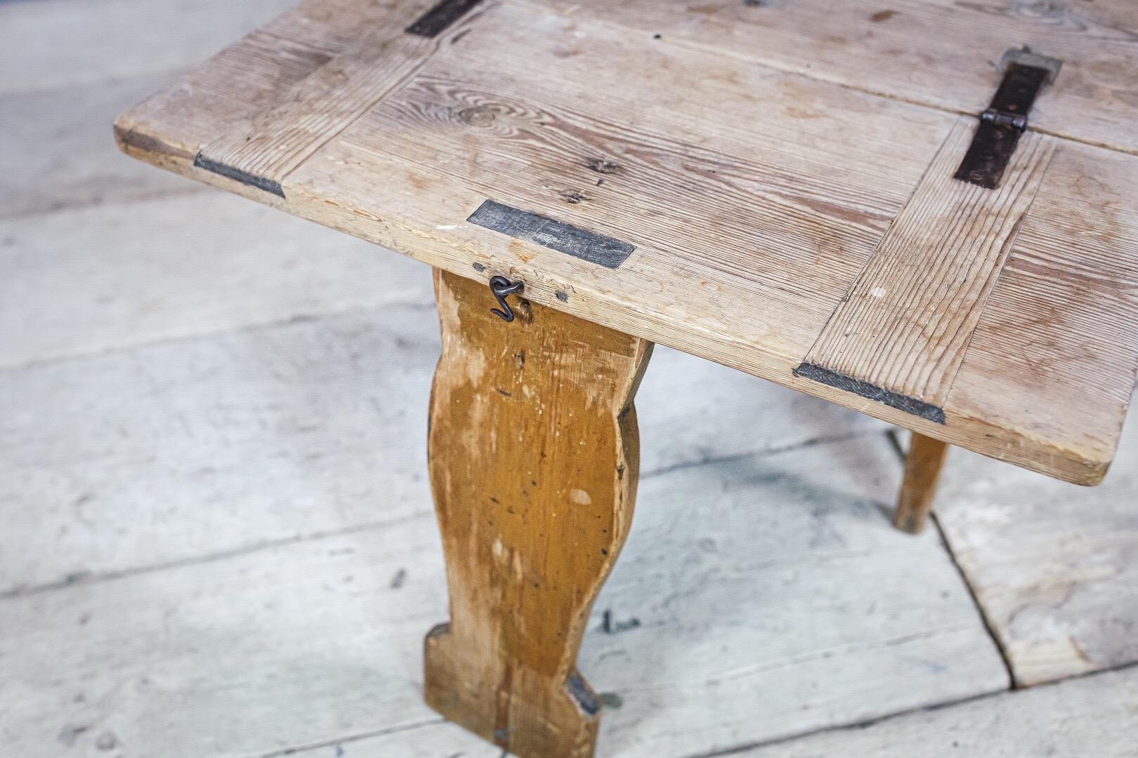 Mid-19th Century Delicate Swedish Metamorphic Bordstol or Chair Table 4