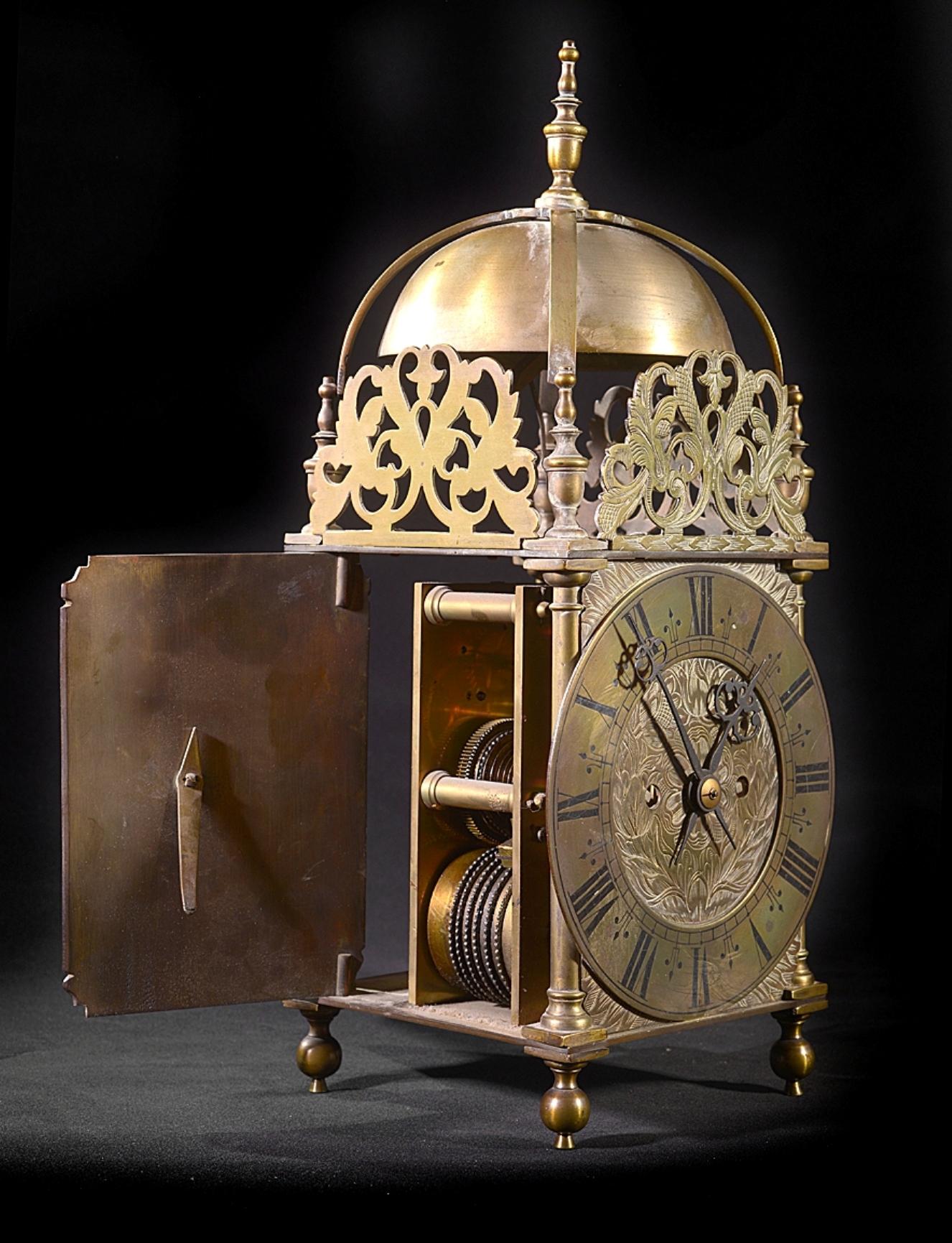 Mid-19th Century Eight Day Lantern Clock with a Double Fusee Striking Movement In Good Condition For Sale In Hemel Hempstead, Hertfordshire