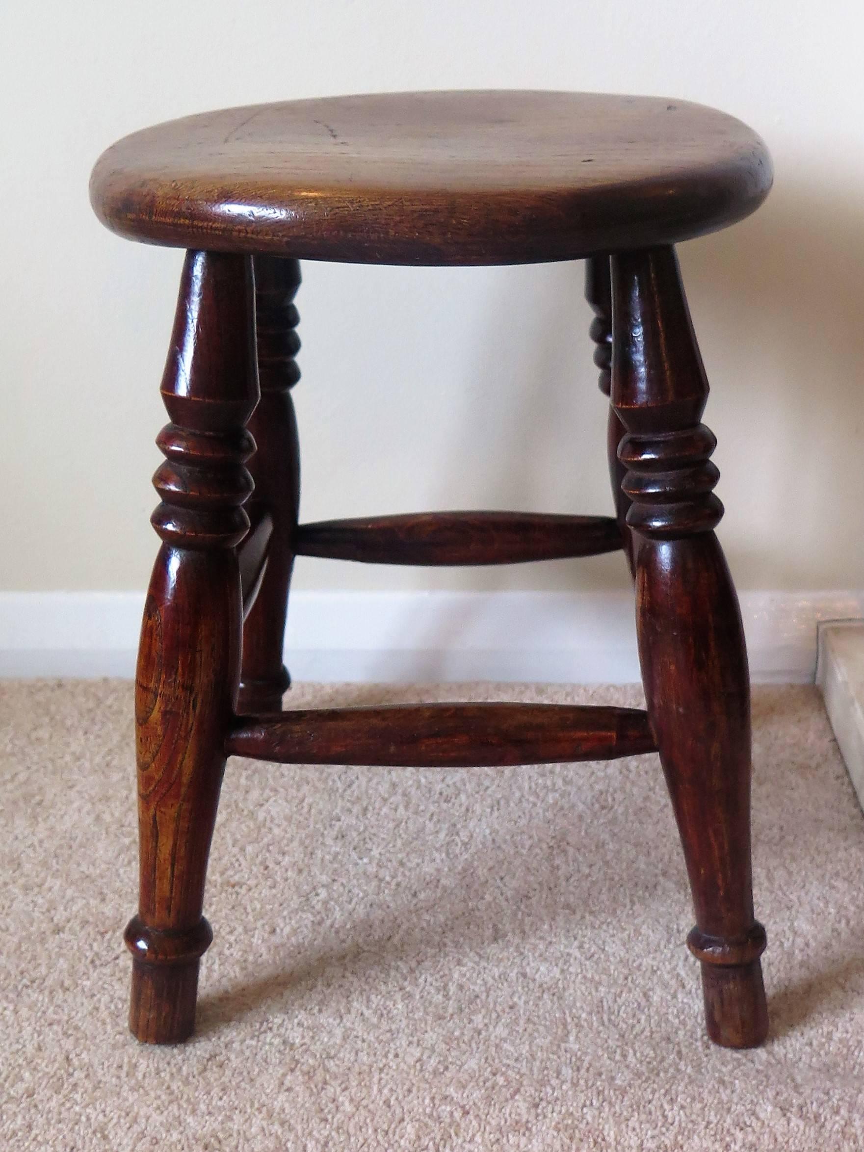 Elm Stool or Stand North East Yorkshire English Maker, Circa 1850 For Sale 3