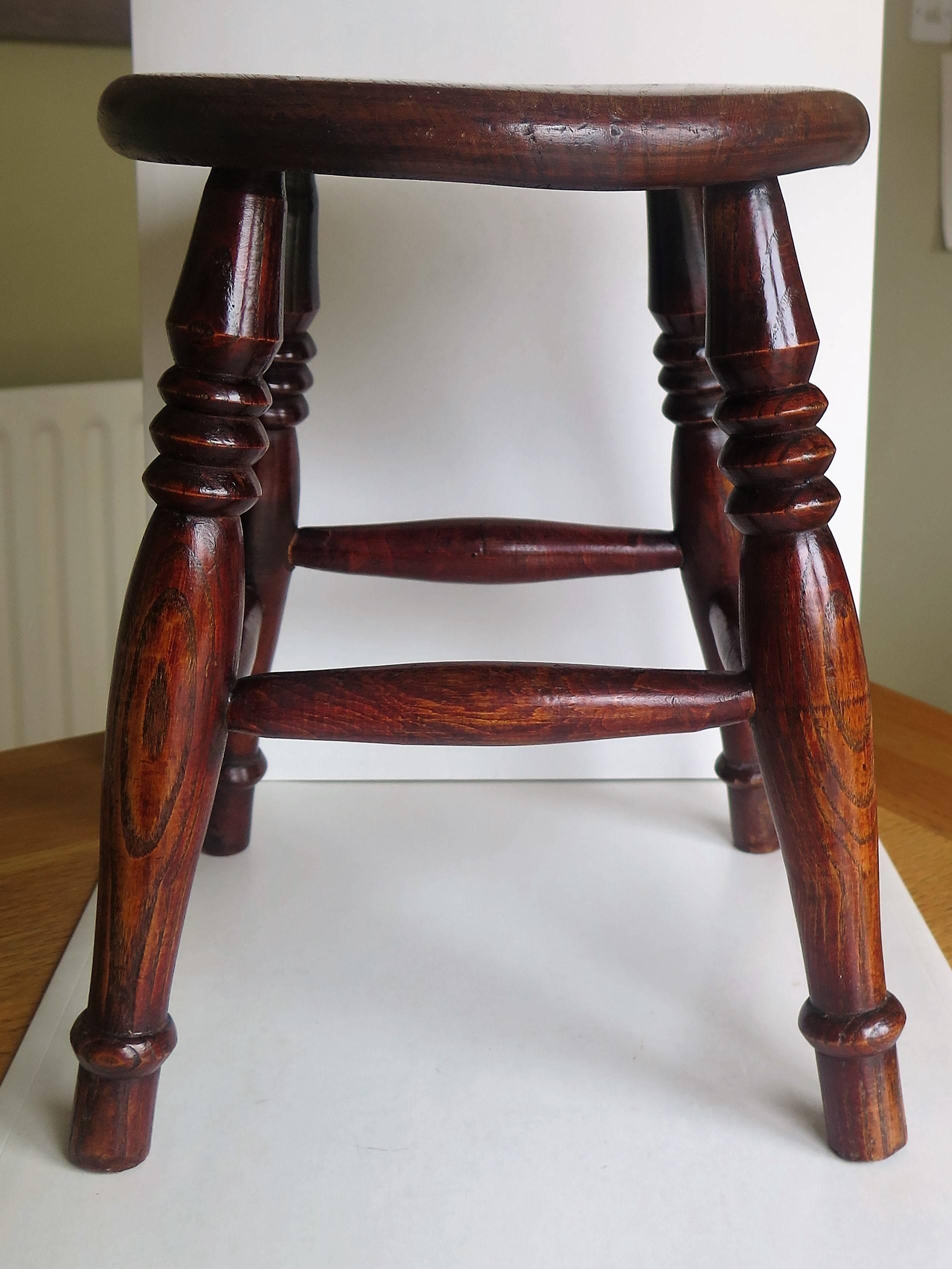 Elm Stool or Stand North East Yorkshire English Maker, Circa 1850 For Sale 4