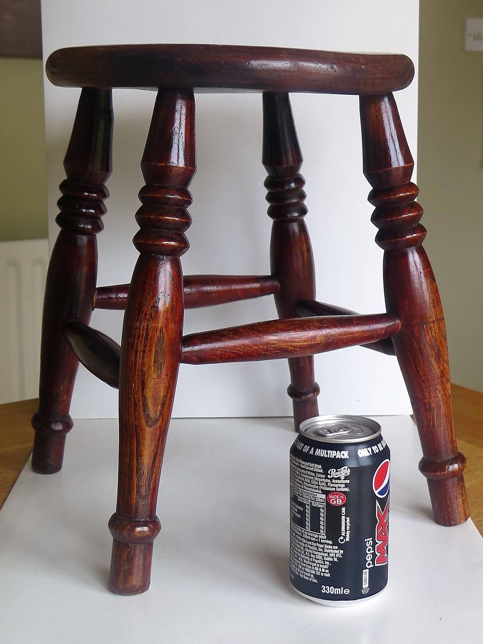 Elm Stool or Stand North East Yorkshire English Maker, Circa 1850 For Sale 10