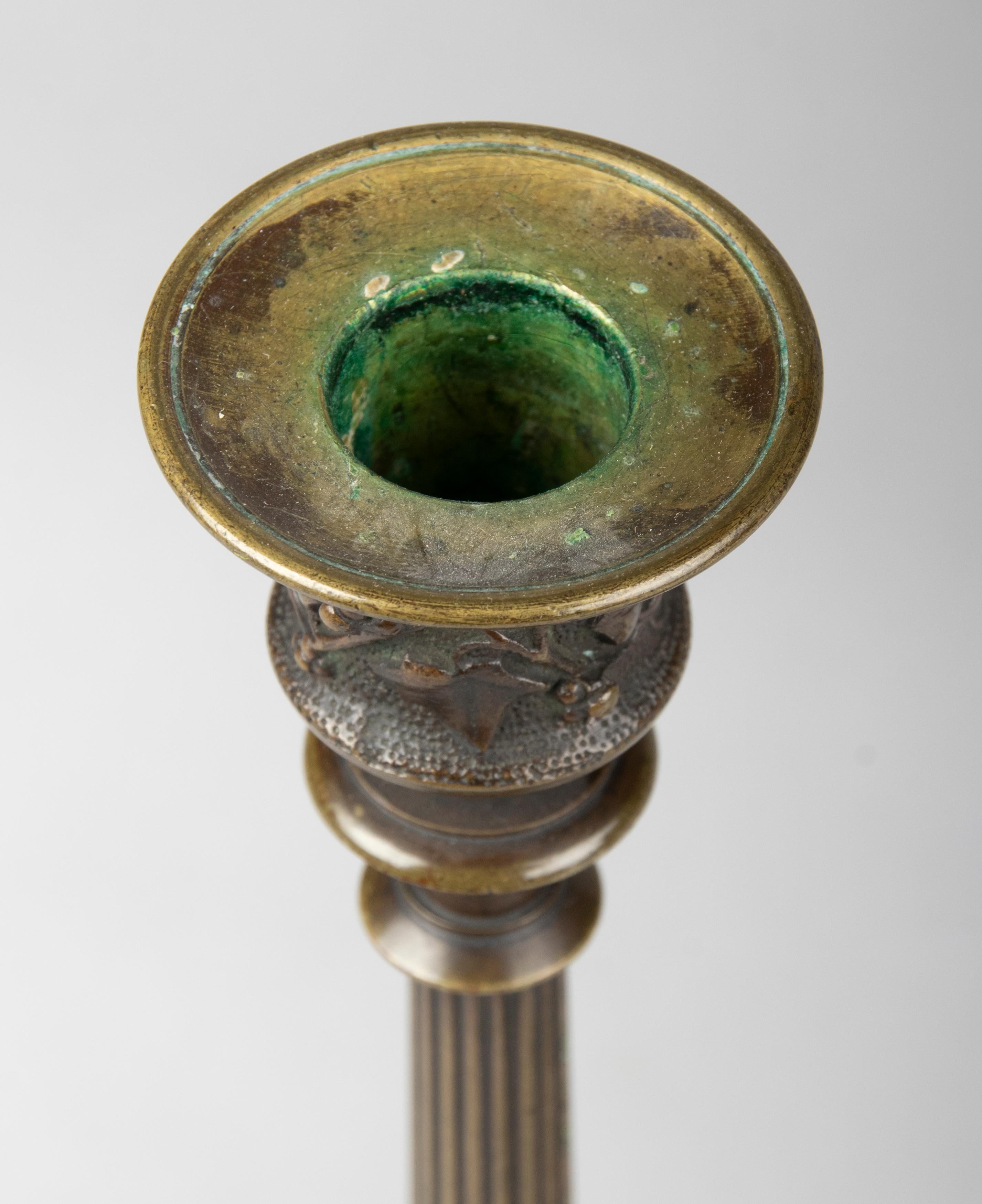 Bronze patinierte Kerzenhalter im Empire-Stil aus der Mitte des 19. Jahrhunderts im Angebot 8