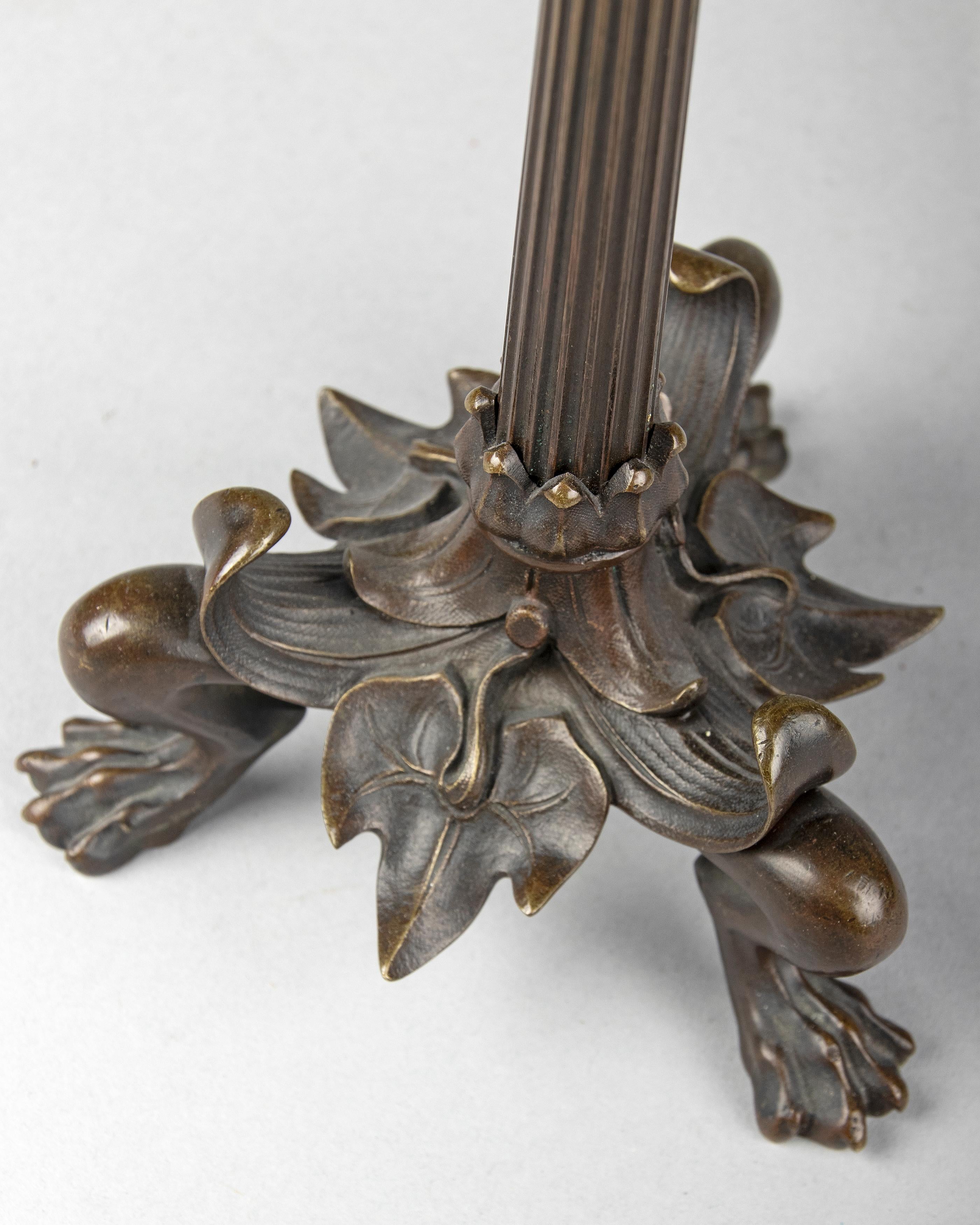 Chandeliers en bronze patiné de style Empire du milieu du XIXe siècle en vente 11