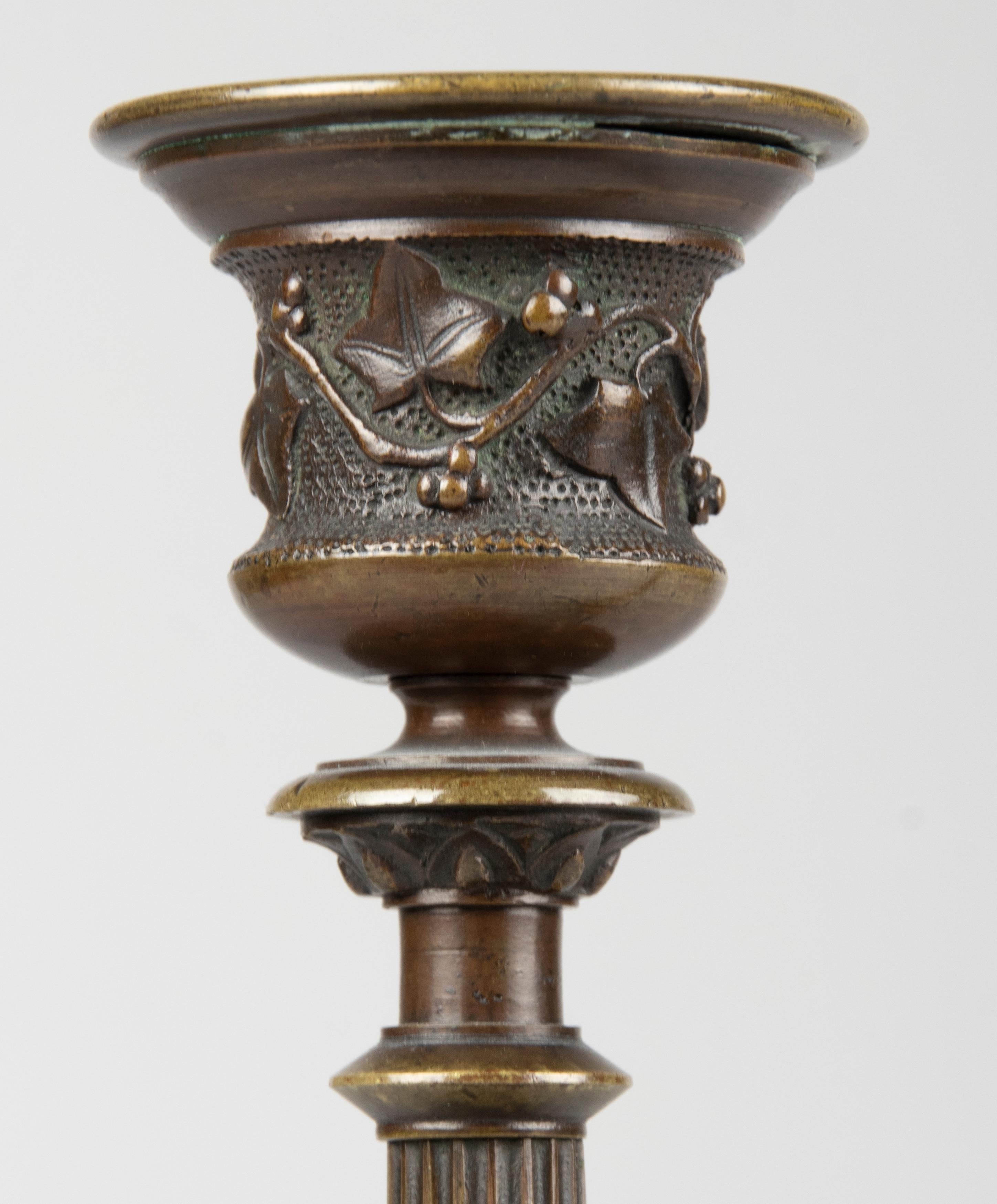 Bronze patinierte Kerzenhalter im Empire-Stil aus der Mitte des 19. Jahrhunderts im Angebot 14