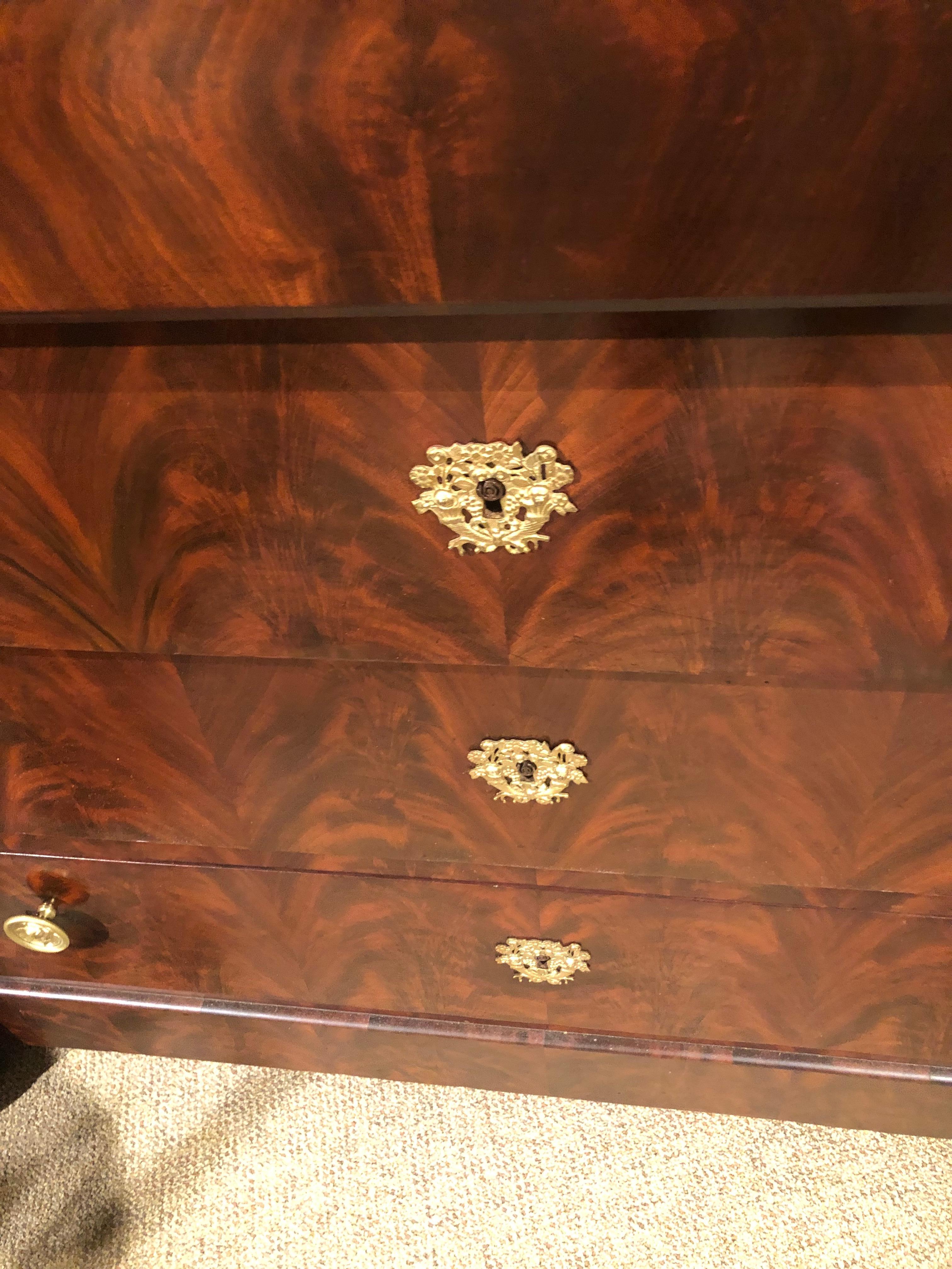 Mid-19th Century Empire Style Mahogany and Marble-Top Commode In Good Condition For Sale In Houston, TX