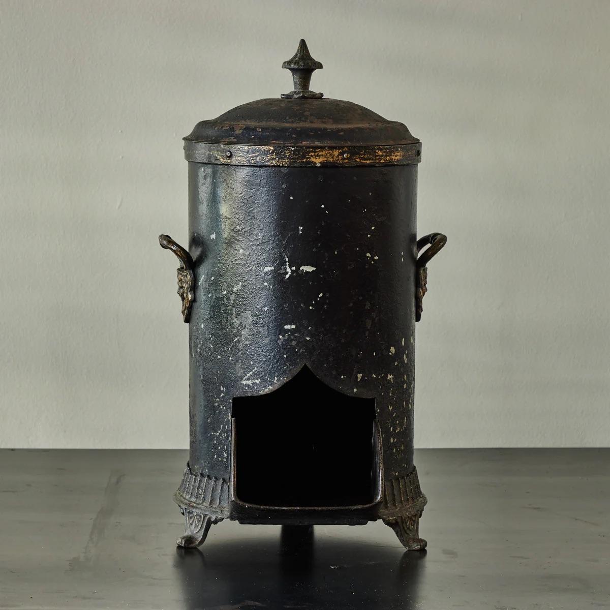 Metà XIX secolo Scuttle a carbone nero inglese della metà del XIX secolo in vendita