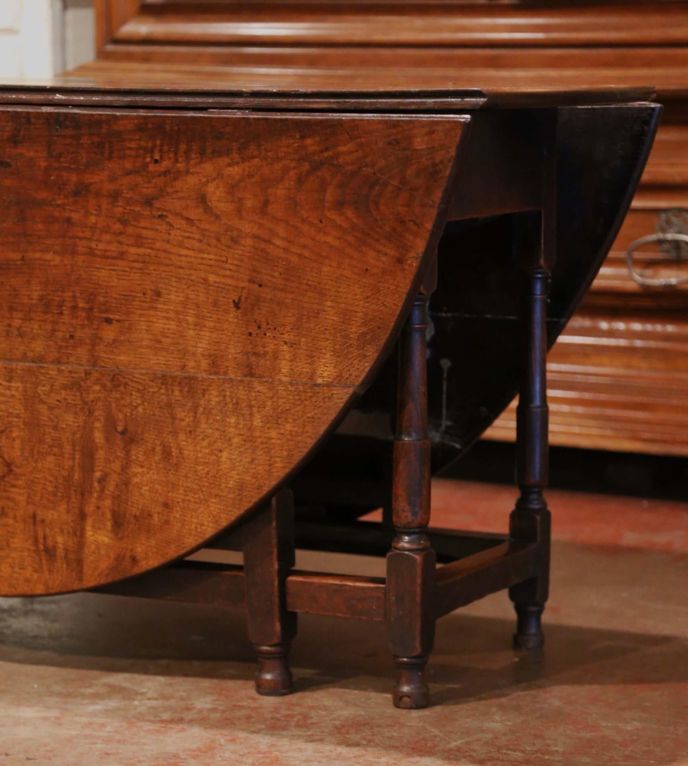 Mid 19th Century English Carved Oak Gate Leg Drop-Leaf Oval Table 6