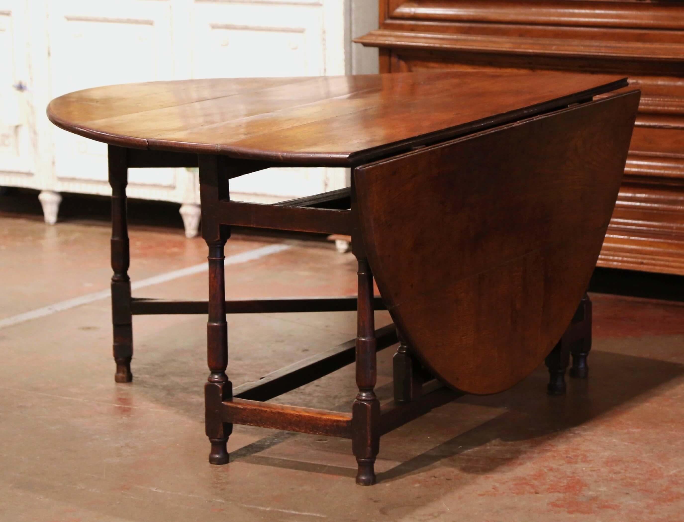 Mid 19th Century English Carved Oak Gate Leg Drop-Leaf Oval Table 2