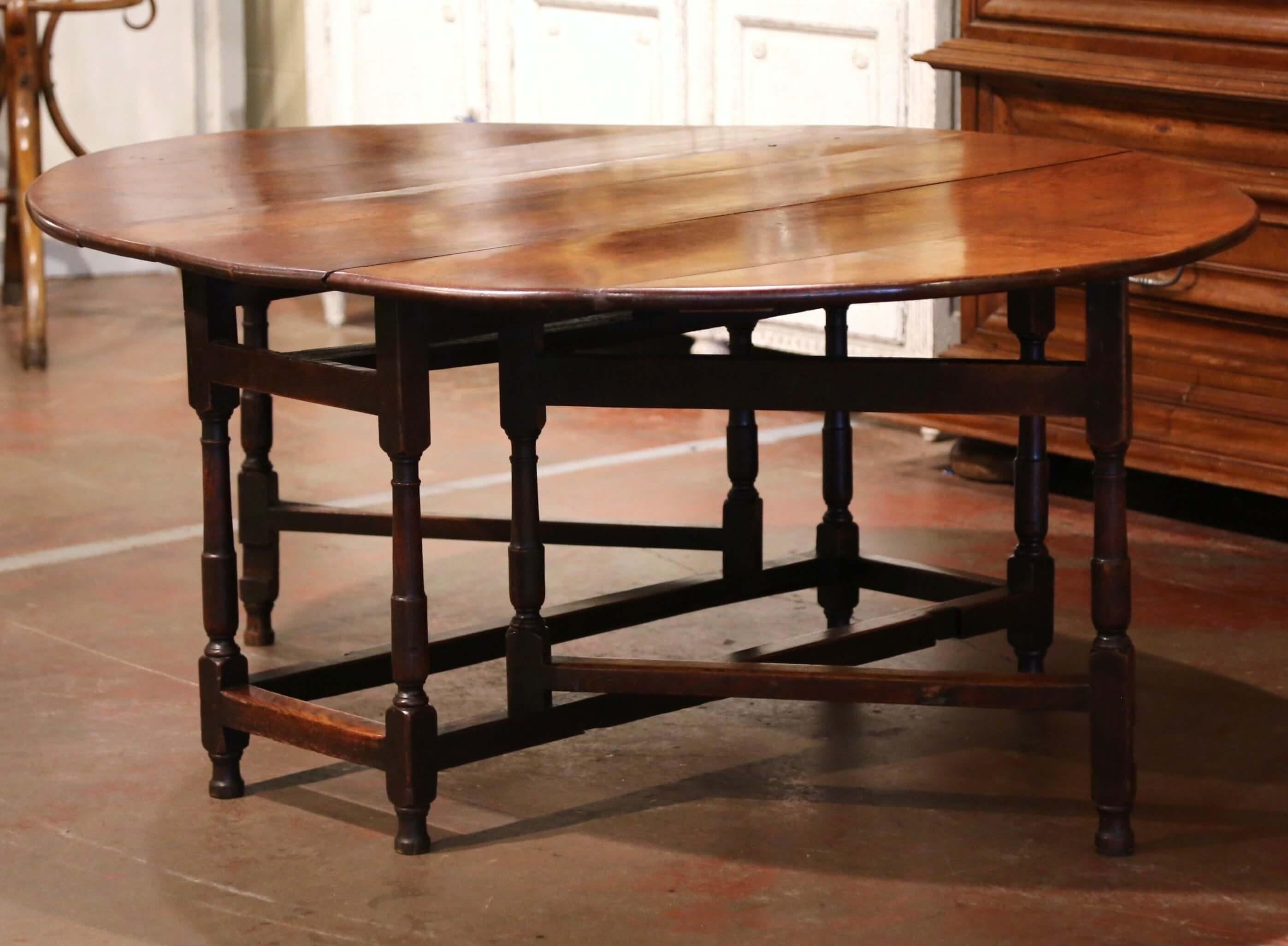 Mid 19th Century English Carved Oak Gate Leg Drop-Leaf Oval Table 4
