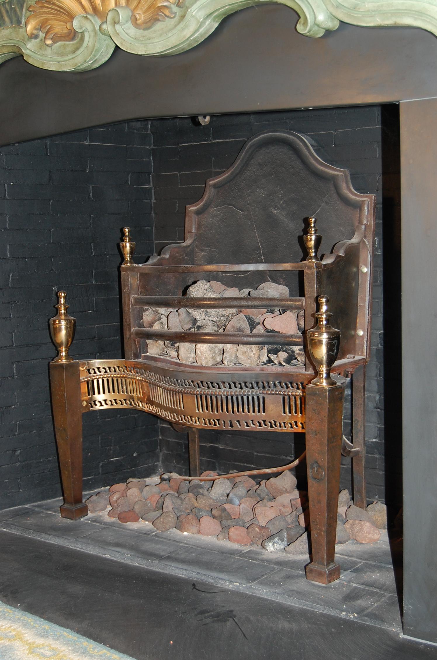 Mid-19th Century English Cast Iron, Steel and Brass Fireplace Insert For Sale 5