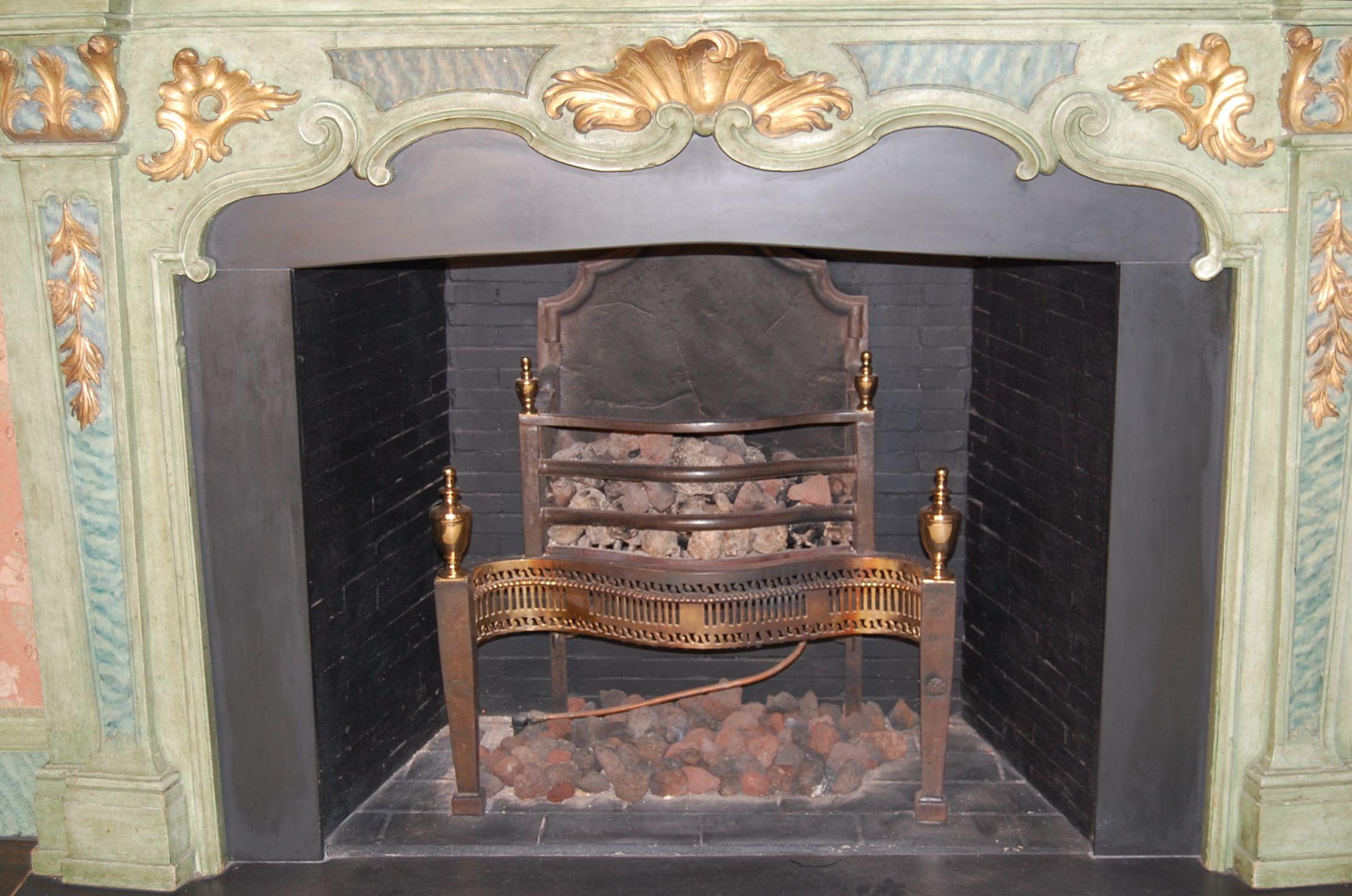 Mid-19th Century English Cast Iron, Steel and Brass Fireplace Insert For Sale 6
