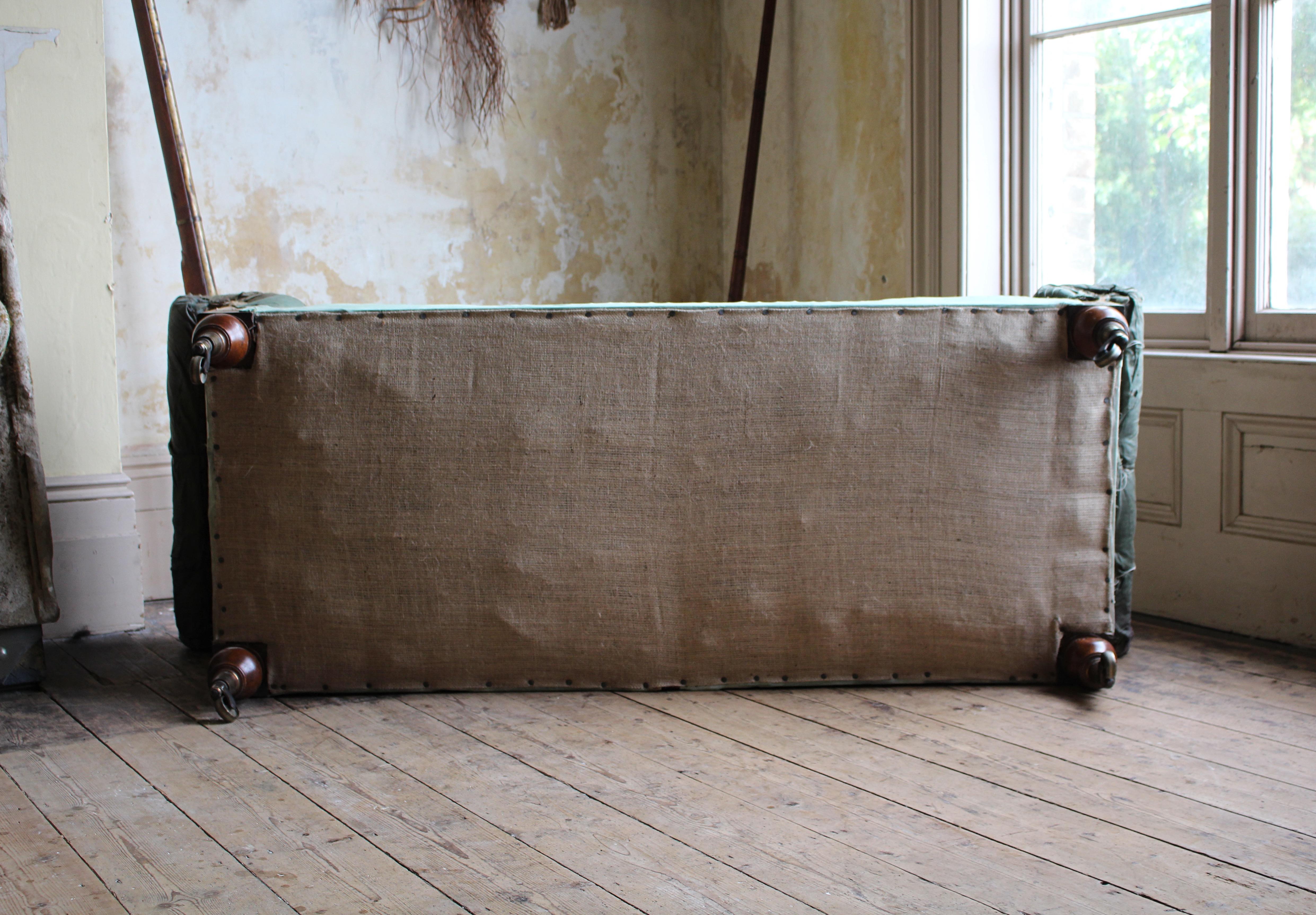 Casa de campo inglesa de mediados del siglo XIX Sofá / Chaise longue Charles Hindley & Sons en venta 12