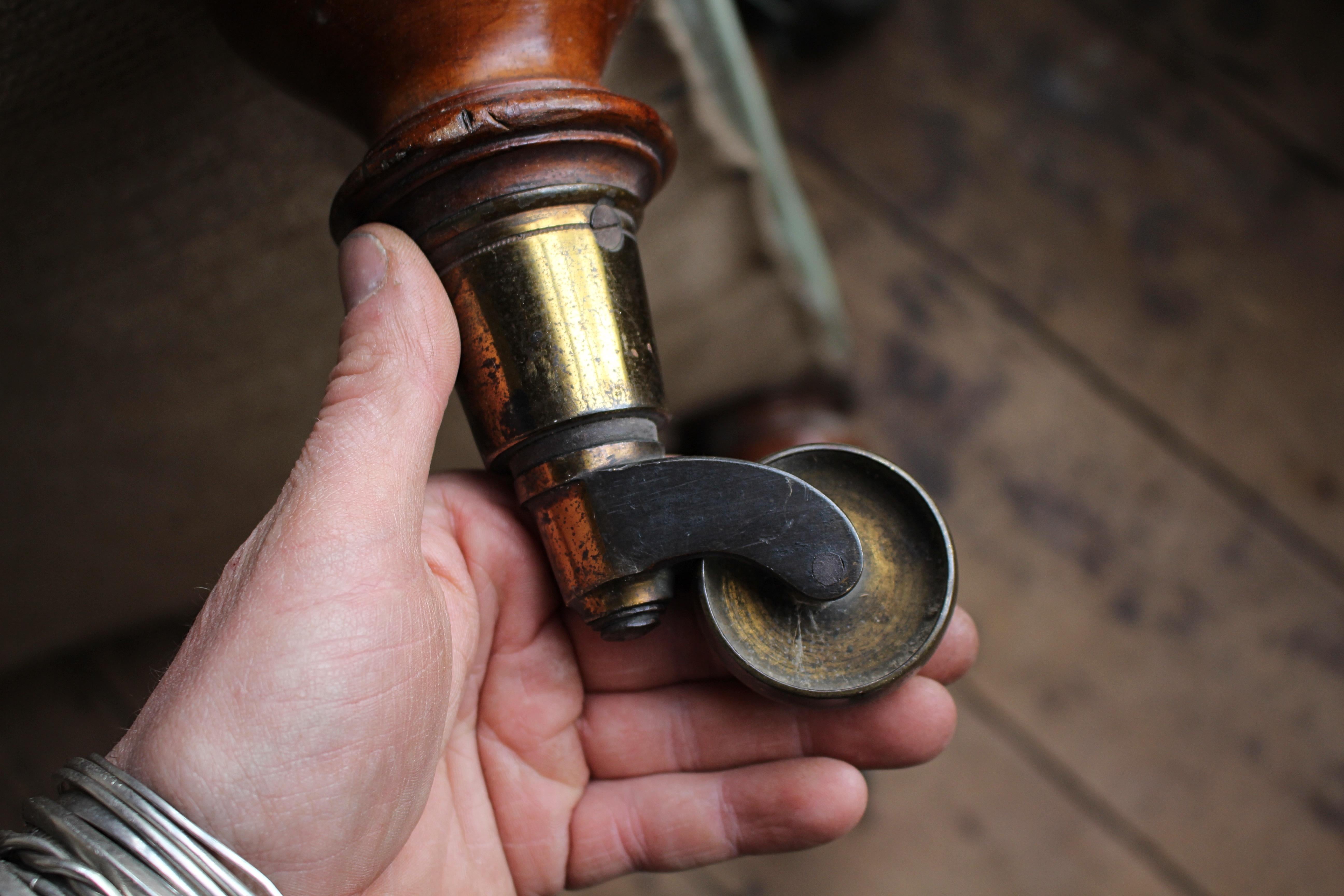 Casa de campo inglesa de mediados del siglo XIX Sofá / Chaise longue Charles Hindley & Sons en venta 13