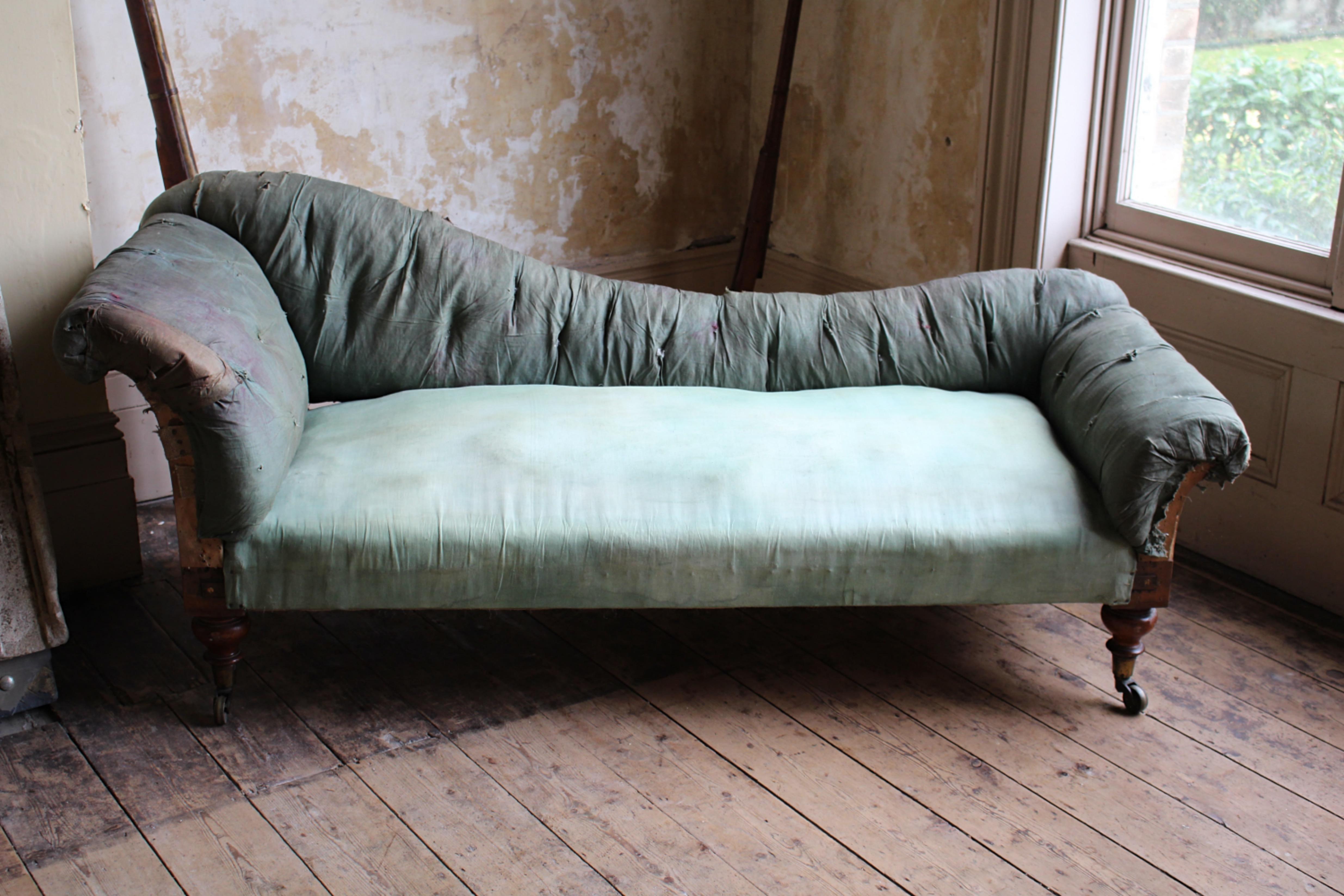 Casa de campo inglesa de mediados del siglo XIX Sofá / Chaise longue Charles Hindley & Sons en venta 1