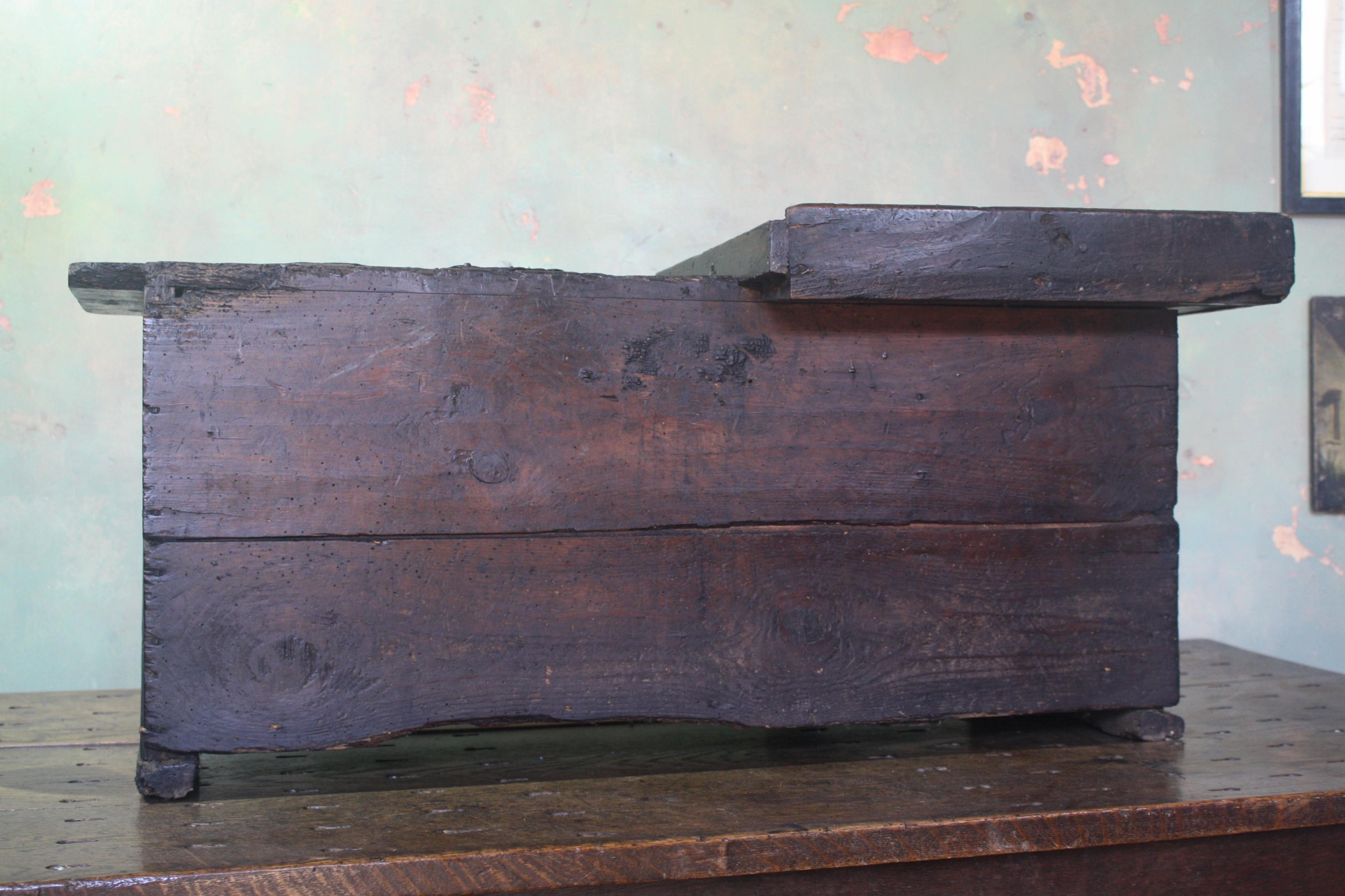 Mid-19th Century English Folk Art Primitive Pine and Leather Cobblers Bench 11