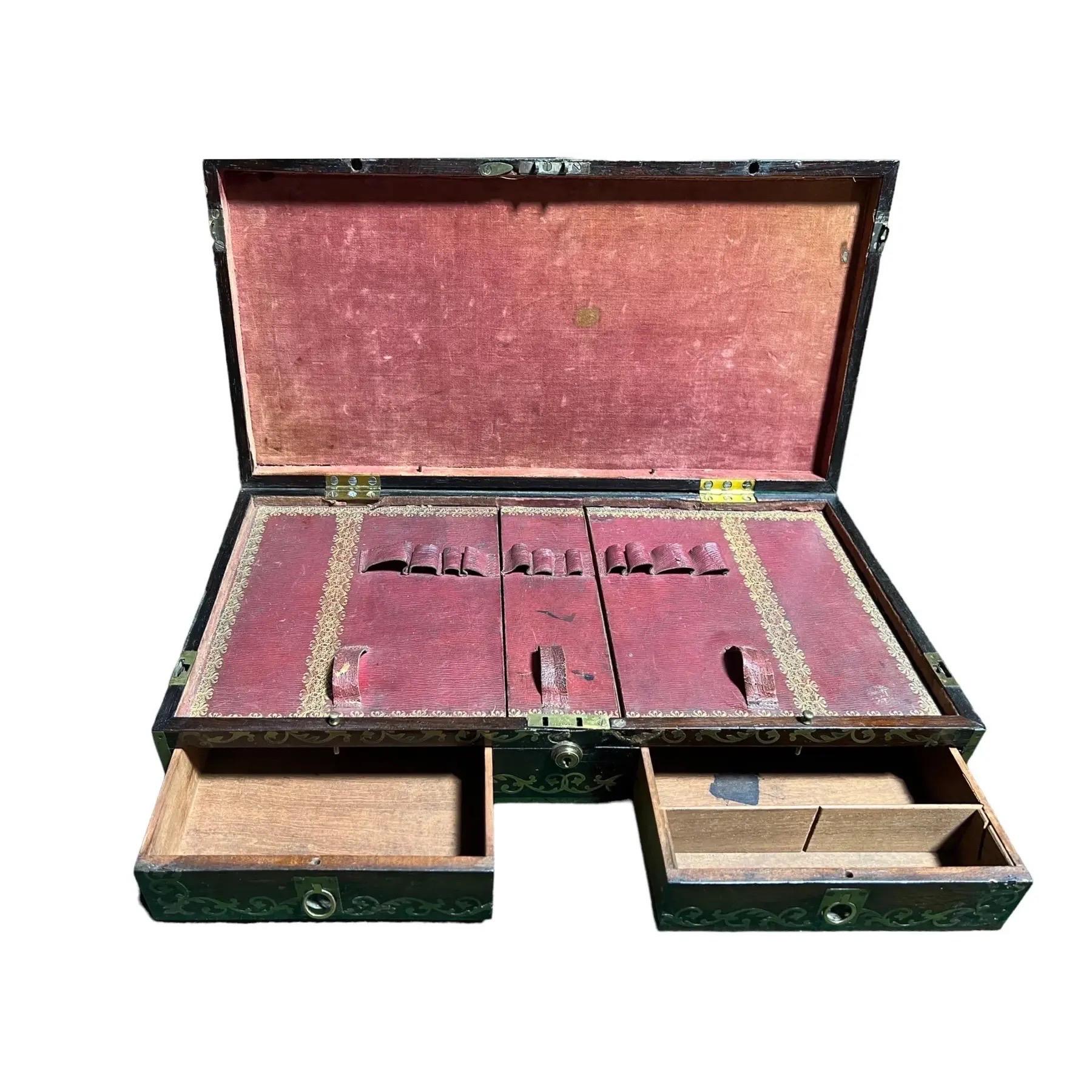 British Mid 19th Century English Gentleman’s Traveling Chest by J.Braman, Circa 1860 For Sale