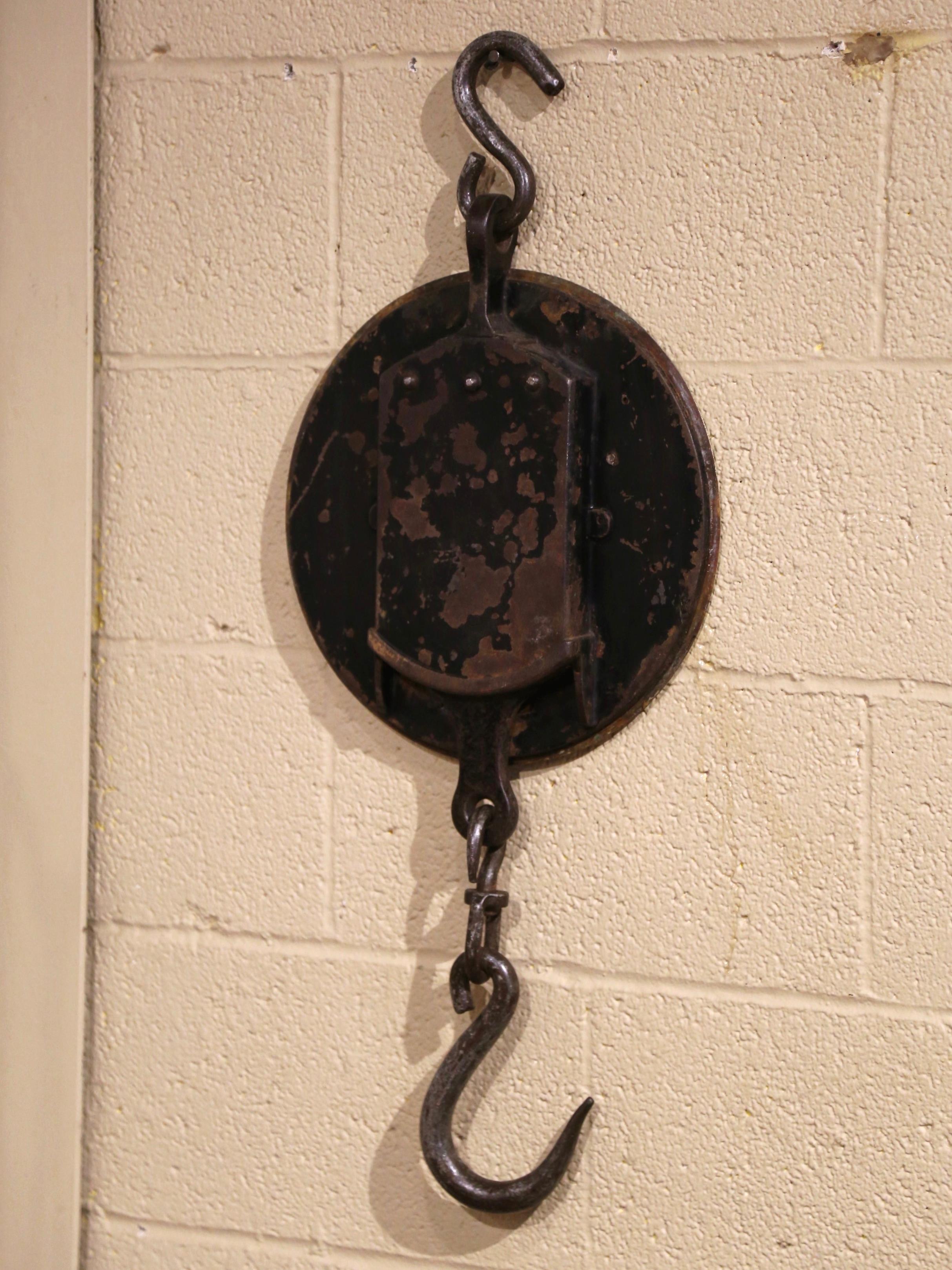 Mid-19th Century English Iron and Copper Hanging Trade Spring Balance For Sale 6