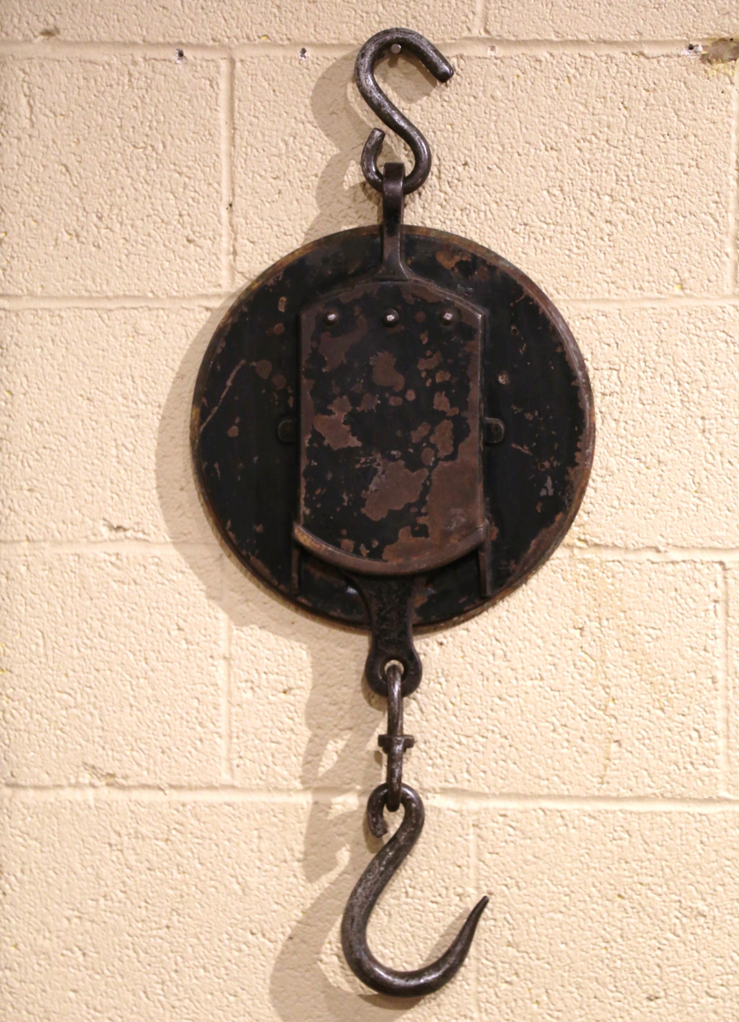 Mid-19th Century English Iron and Copper Hanging Trade Spring Balance For Sale 7