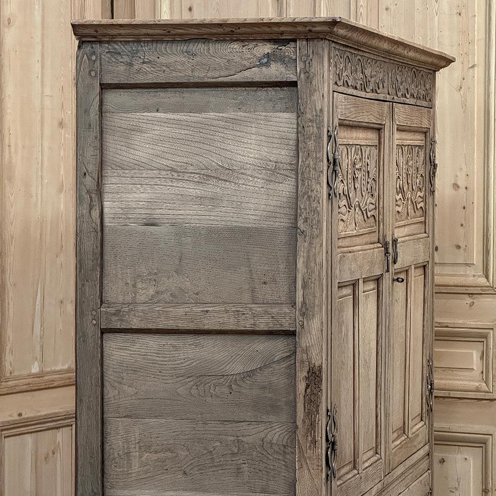 Mid-19th Century English Oak Wardrobe in Stripped Oak For Sale 10