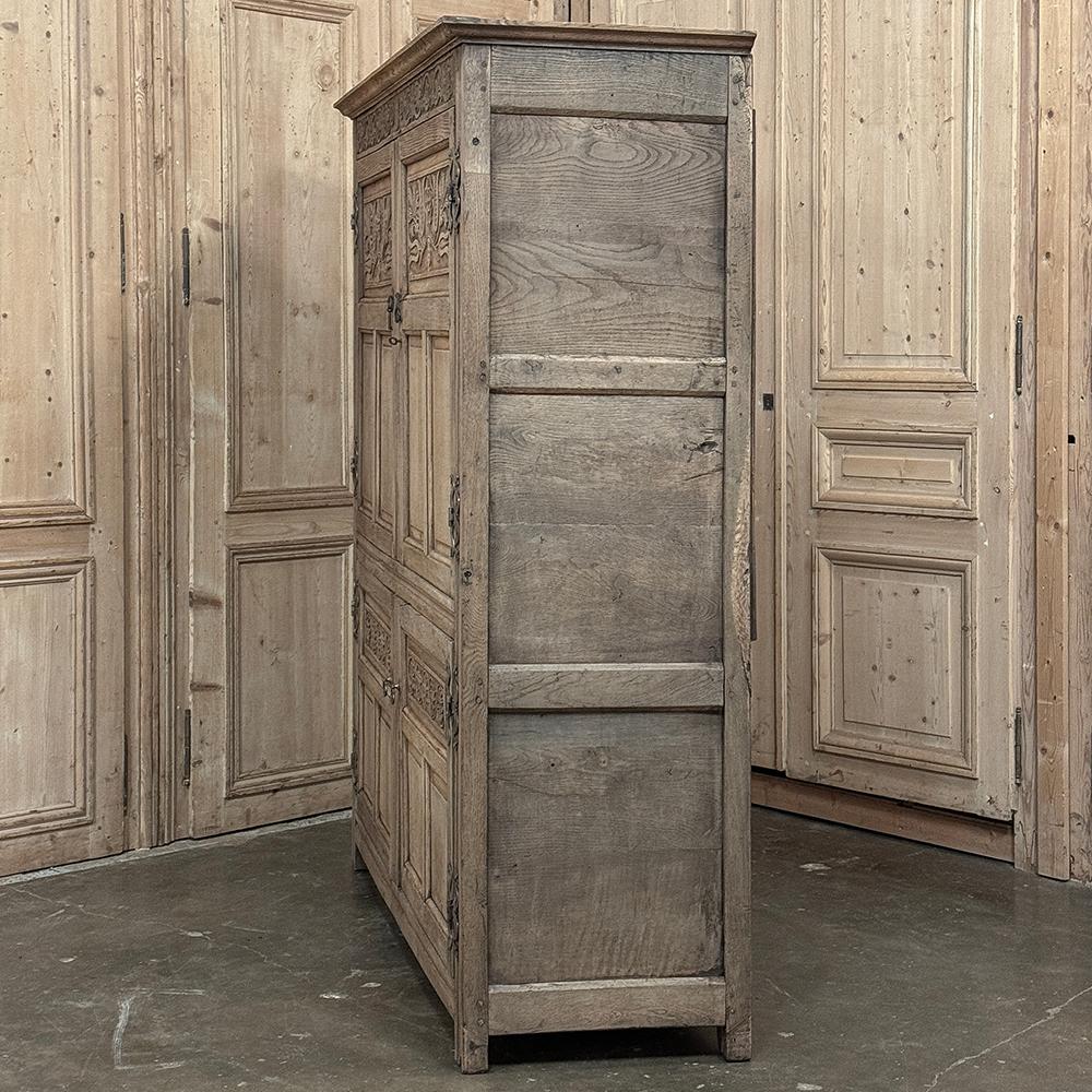 Mid-19th Century English Oak Wardrobe in Stripped Oak For Sale 13