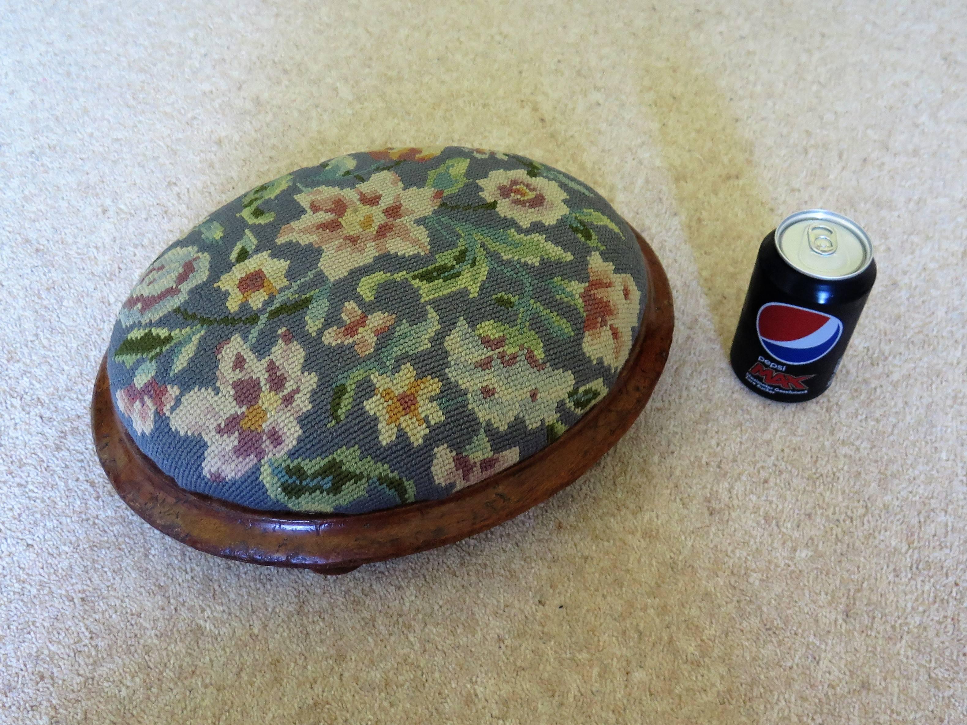Mid-19th Century English Oval Footstool with Walnut Frame and Tapestry Top 14