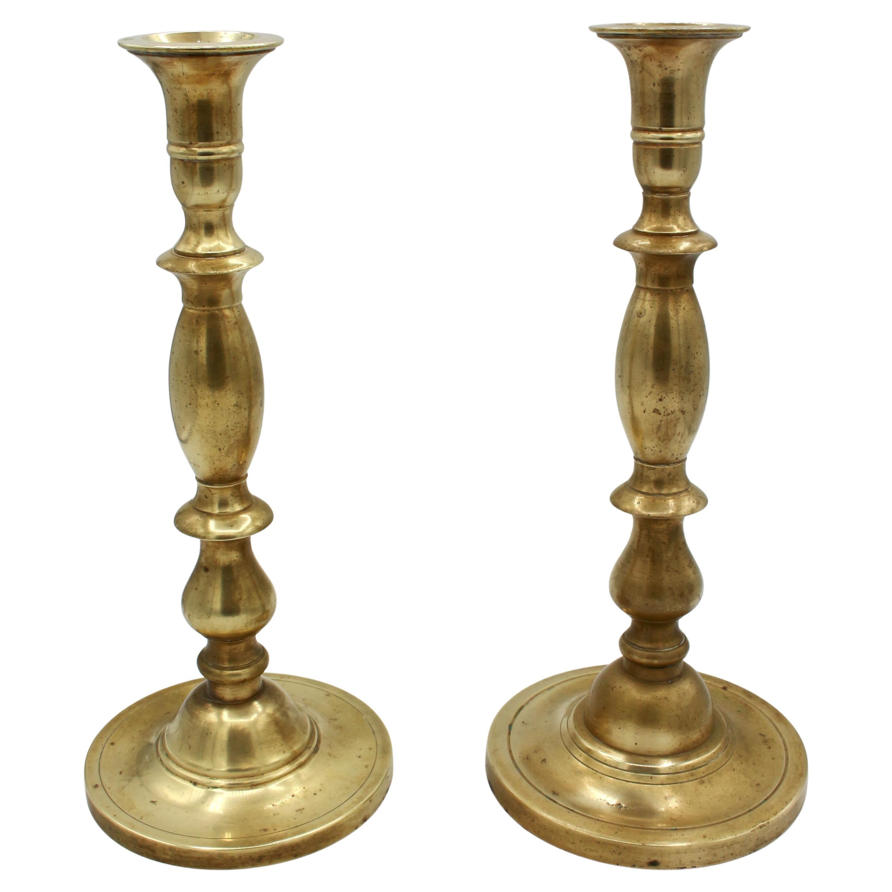 Coppia di candelabri in ottone della metà del XIX secolo