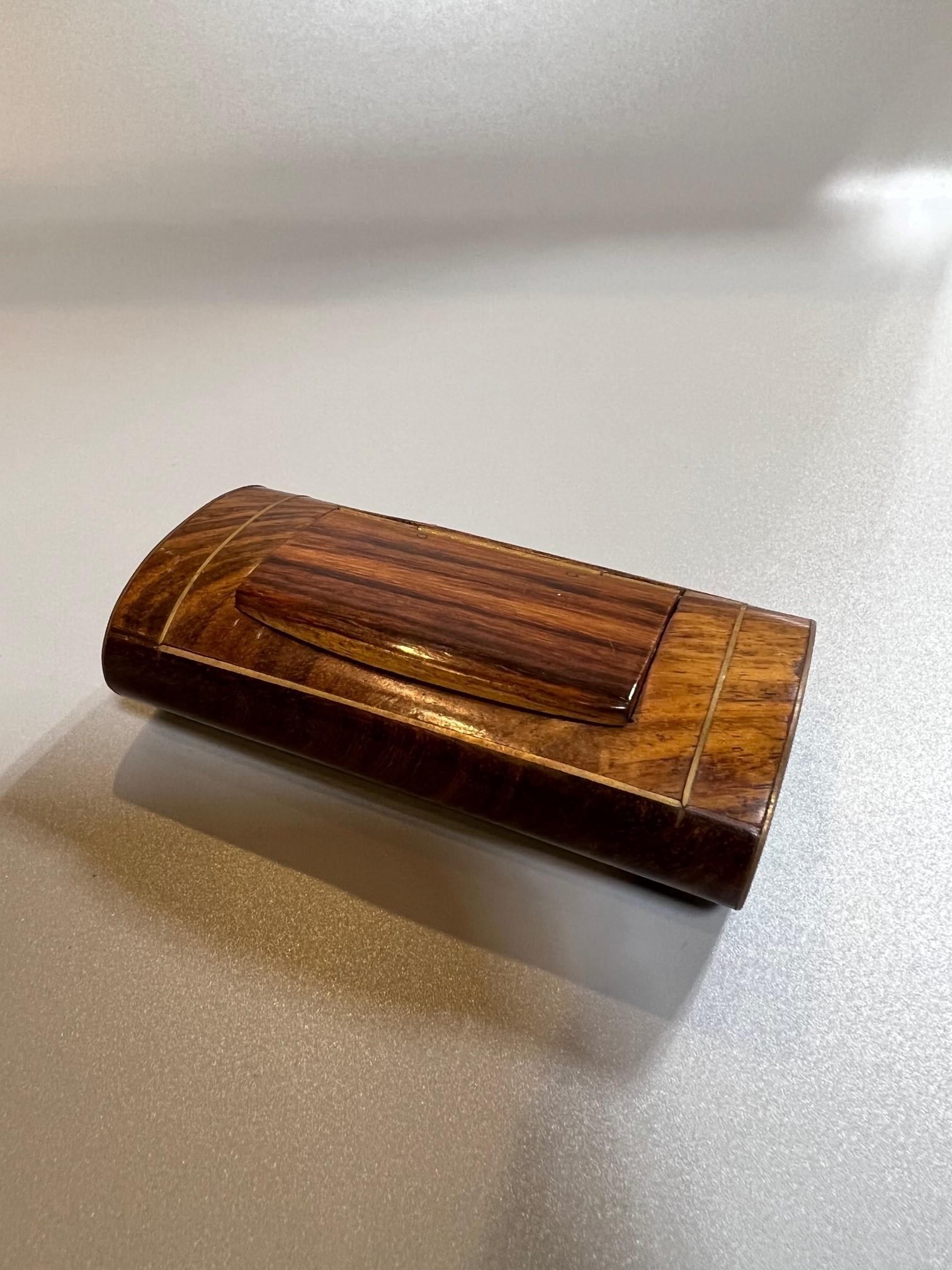 Mid 19th Century English Rosewood Oval Snuff Box with Brass Inlay 9