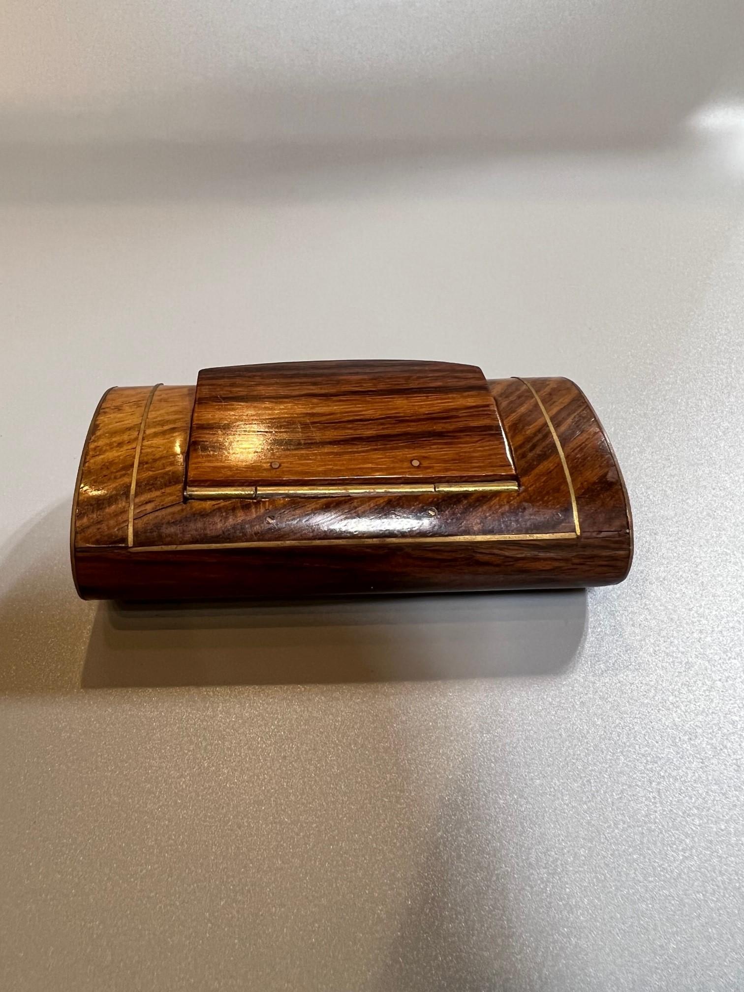 Mid 19th Century English Rosewood Oval Snuff Box with Brass Inlay 1