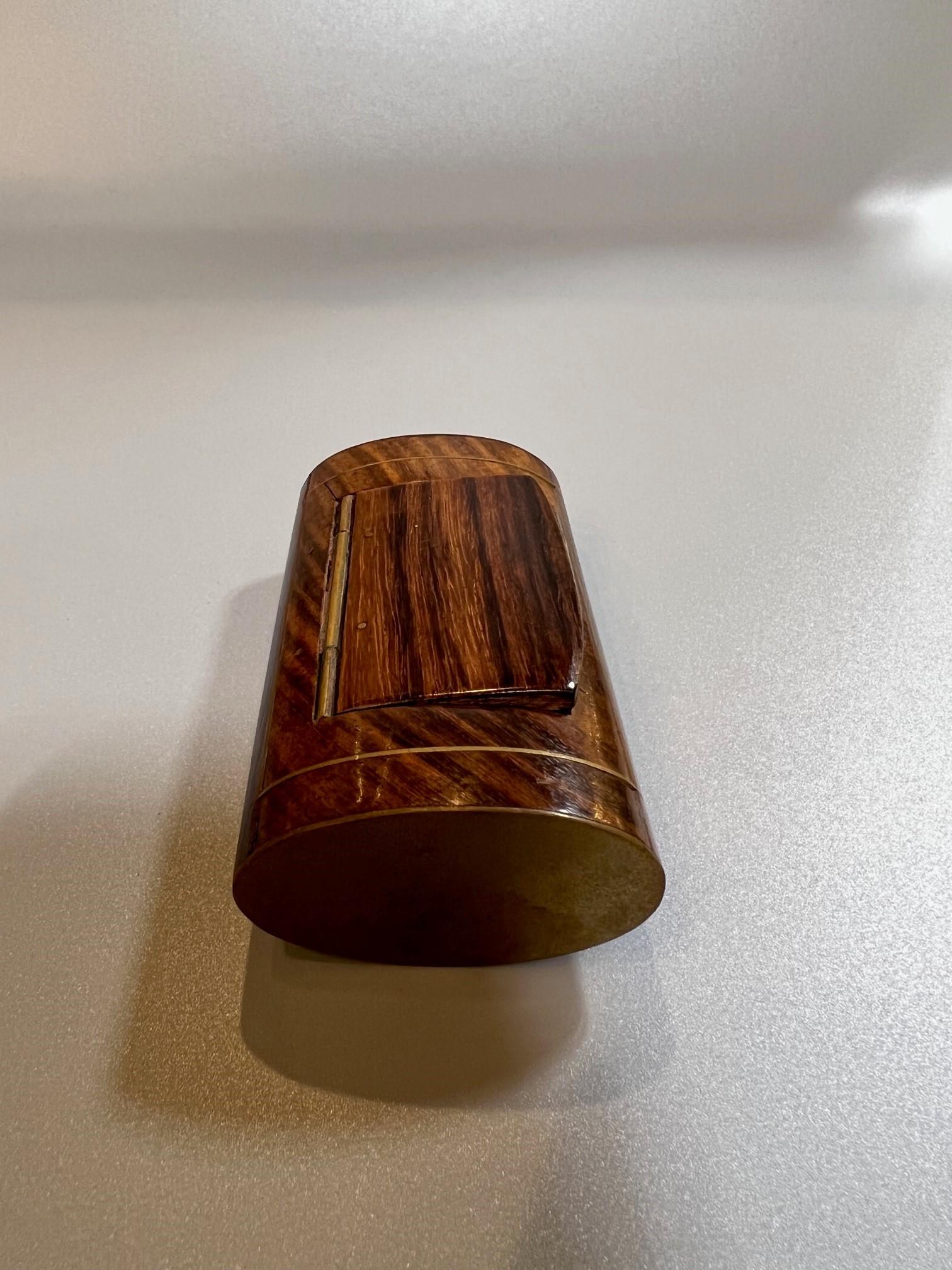Mid 19th Century English Rosewood Oval Snuff Box with Brass Inlay 3
