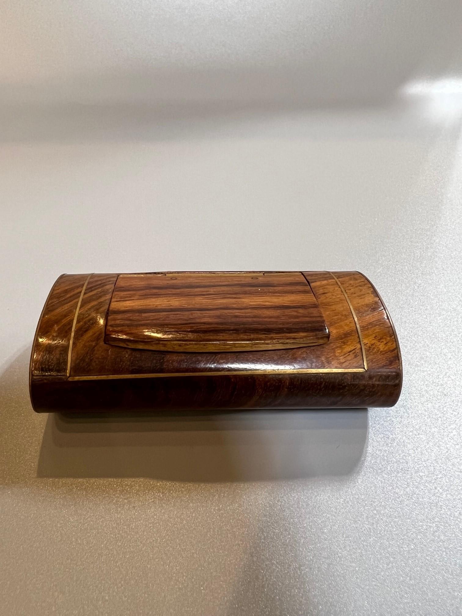 Mid 19th Century English Rosewood Oval Snuff Box with Brass Inlay 6