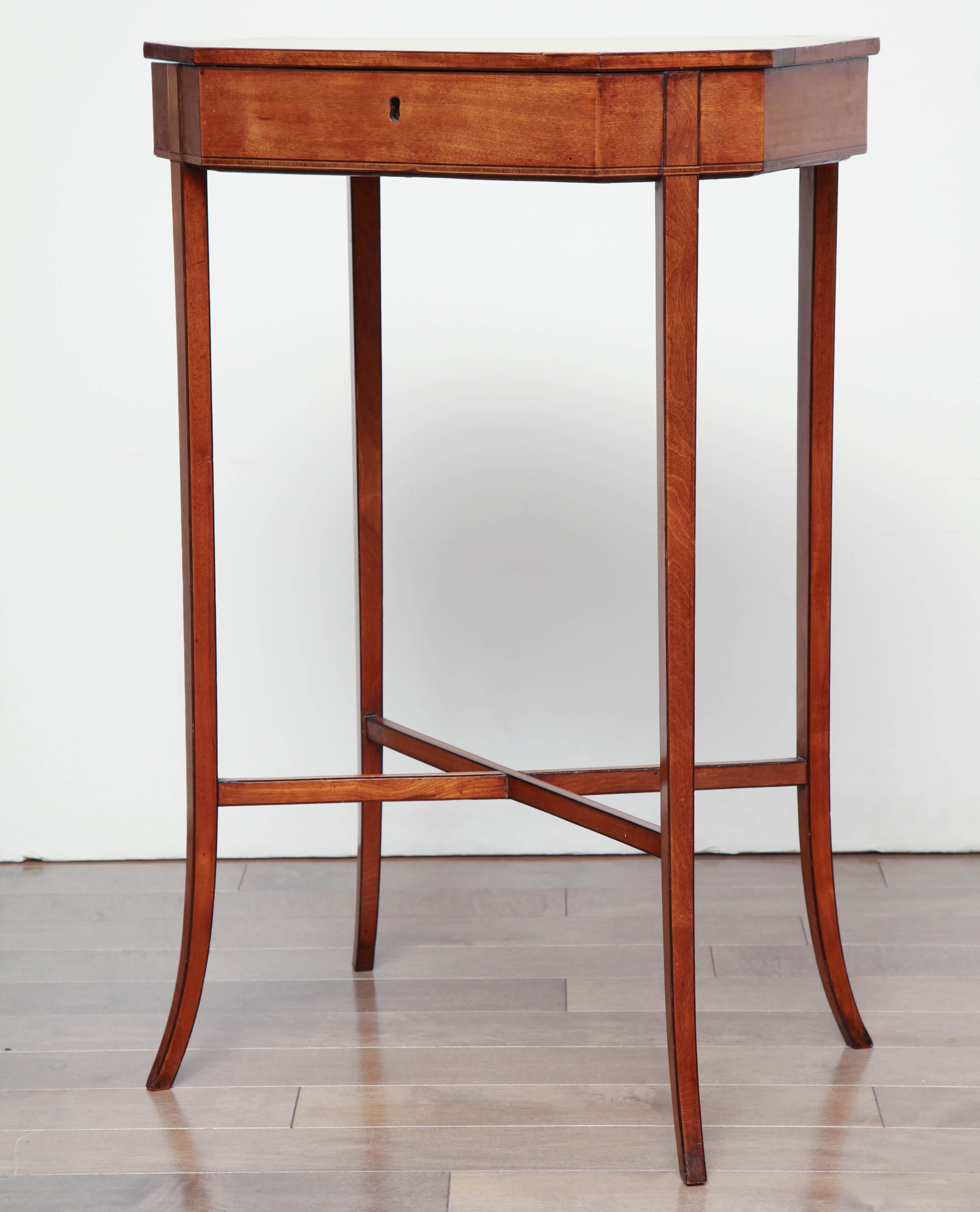 Mid-19th Century English, Sheraton Style, Satinwood Occasional Table 1