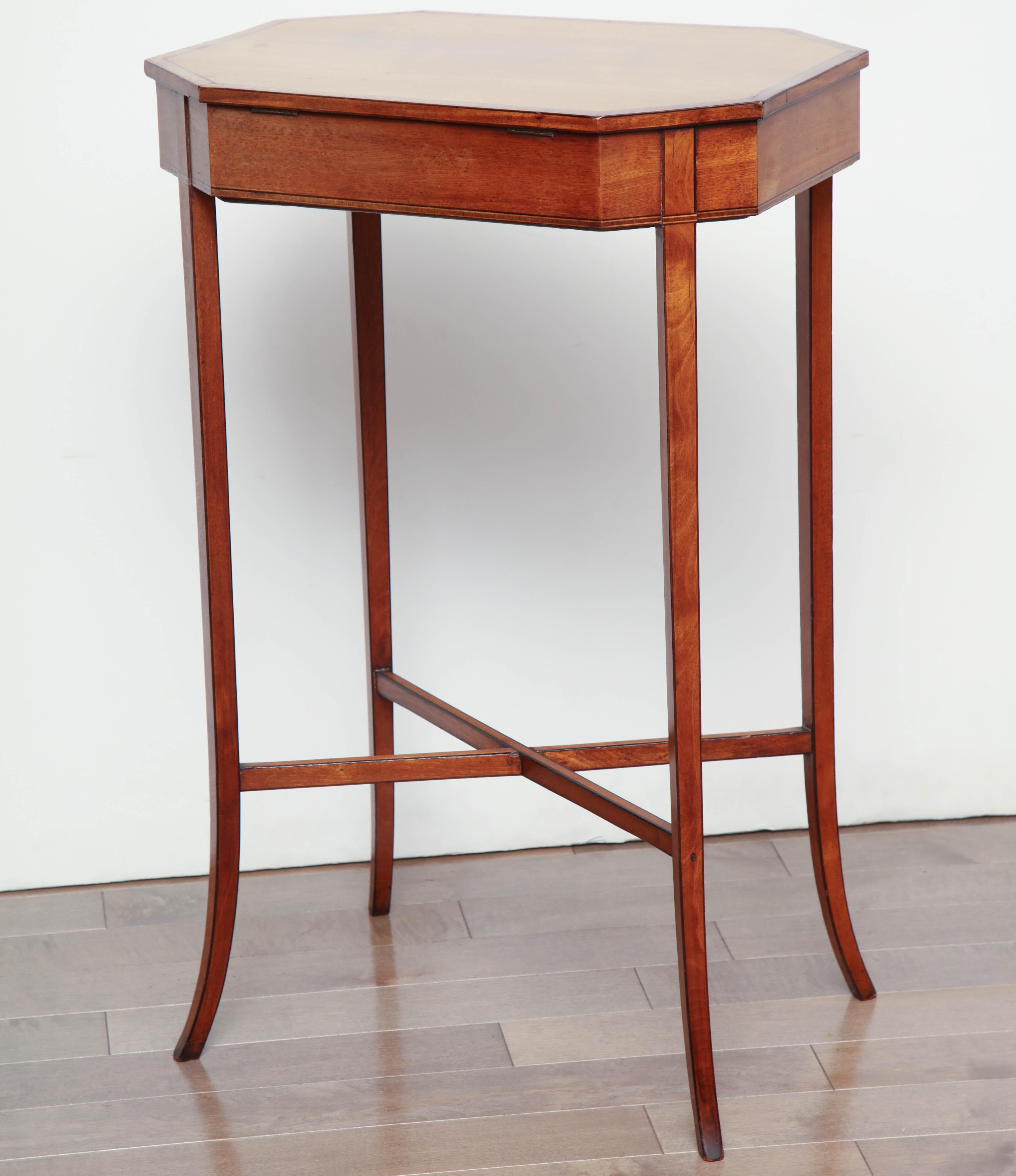 Mid-19th Century English, Sheraton Style, Satinwood Occasional Table 4