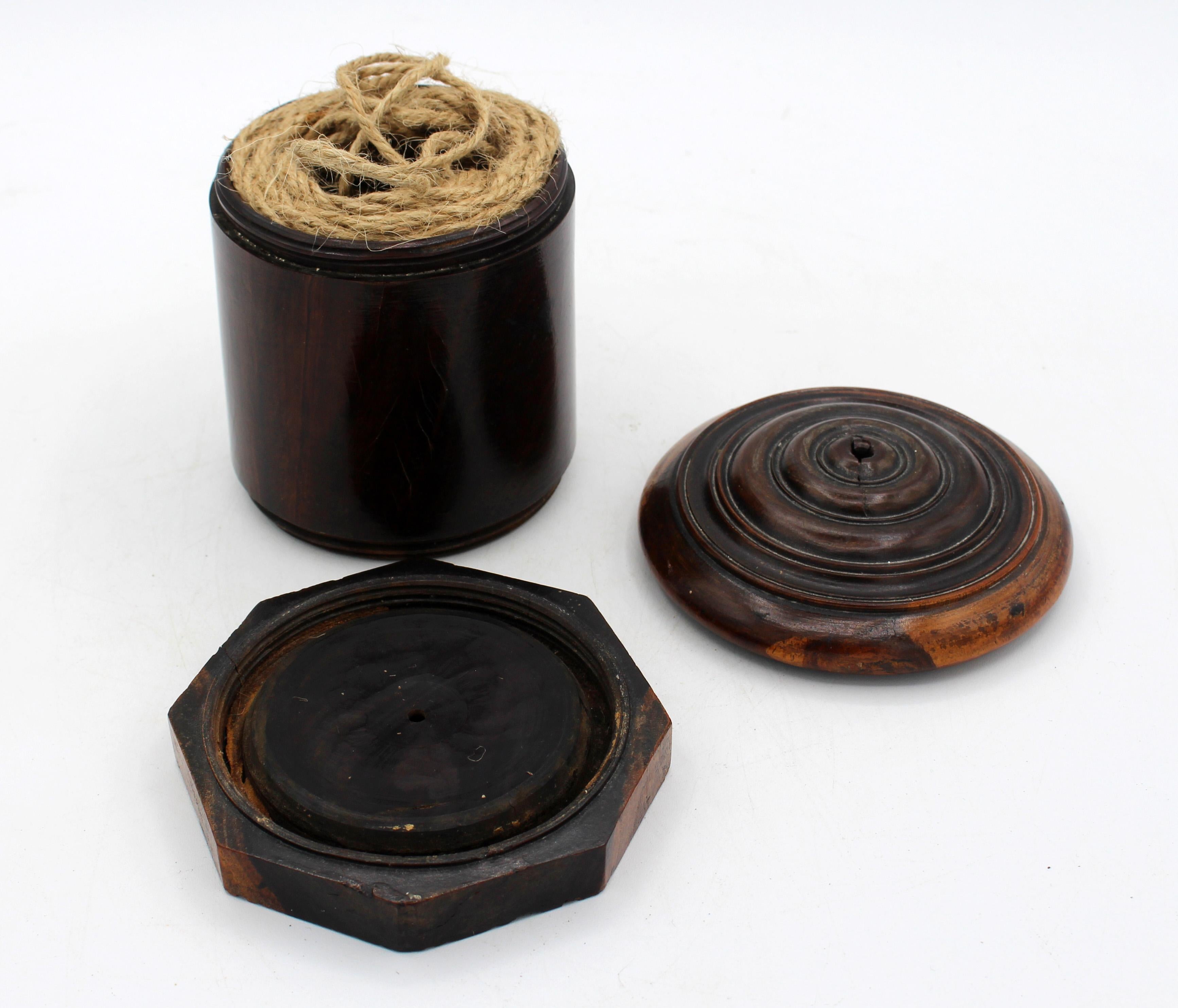 Mid-19th Century English Turned & Carved Treen Twine Holder Box In Good Condition For Sale In Chapel Hill, NC