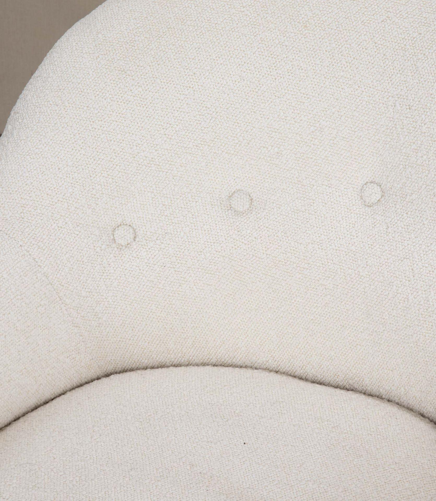 Fauteuil anglais tapissé du milieu du 19e siècle en vente 3