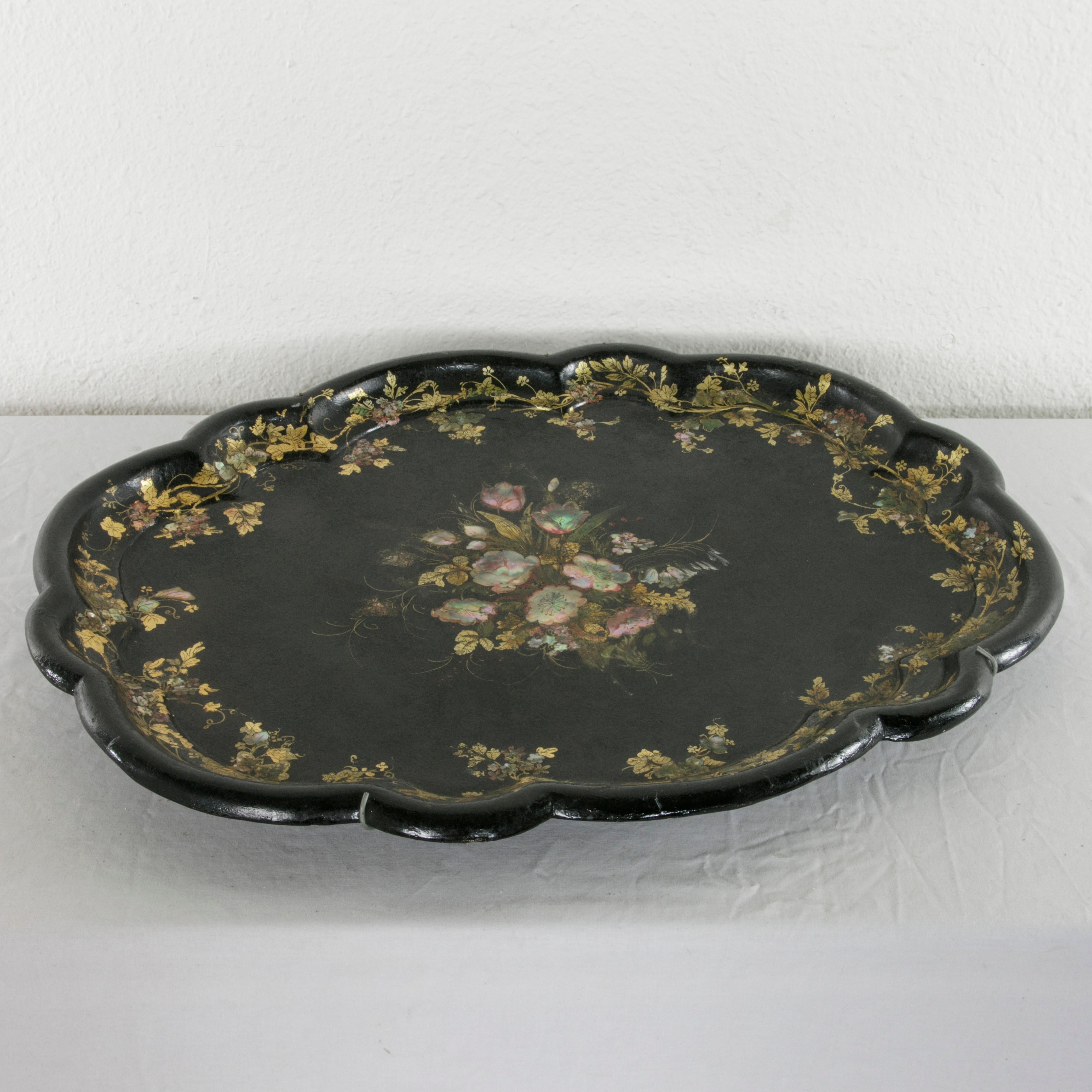 Mid-19th Century English Victorian Period Papier Mâché Tray with Mother-of-Pearl In Good Condition In Fayetteville, AR