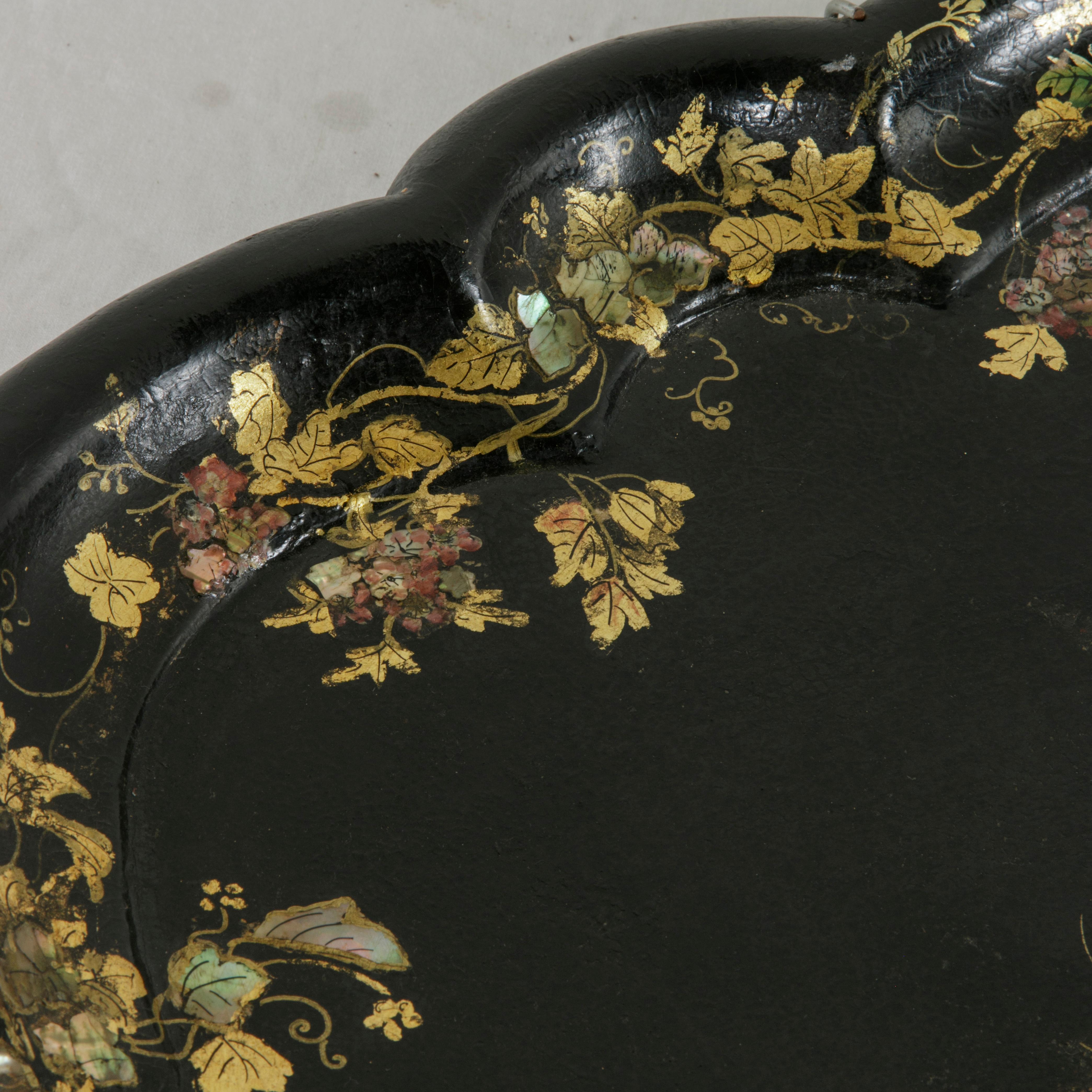 Mid-19th Century English Victorian Period Papier Mâché Tray with Mother-of-Pearl 1