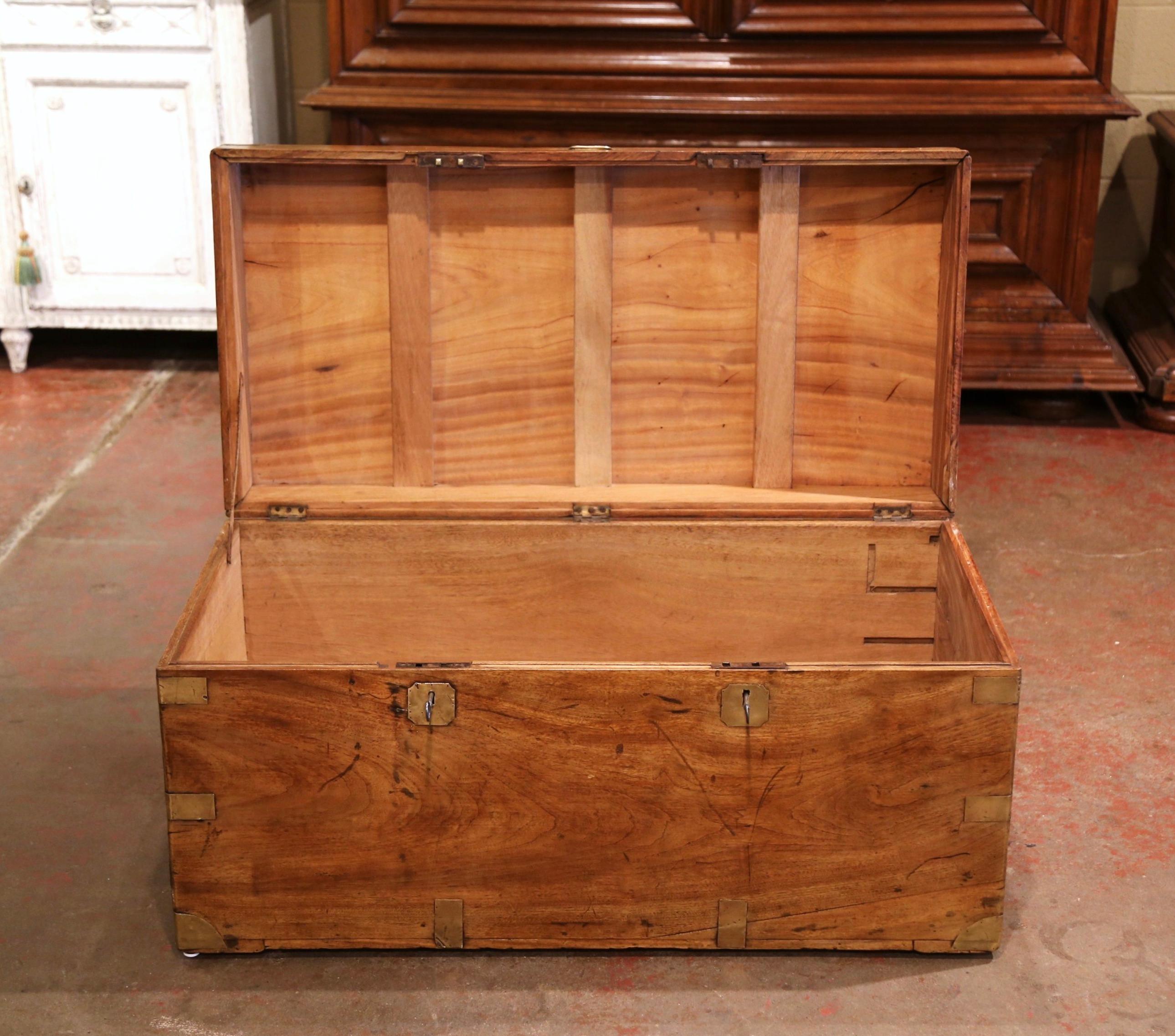 Mid-19th Century English Walnut and Brass Trunk Coffee Table 6