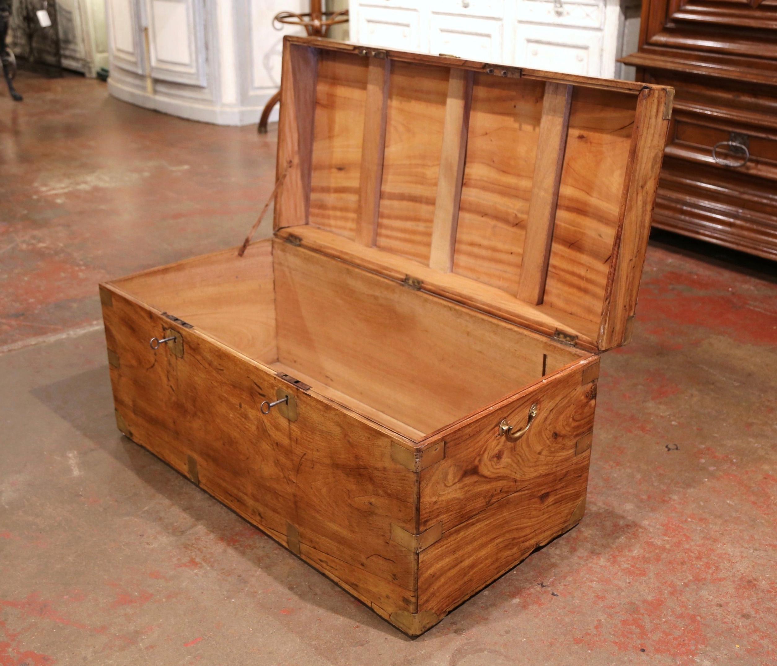 Mid-19th Century English Walnut and Brass Trunk Coffee Table 7