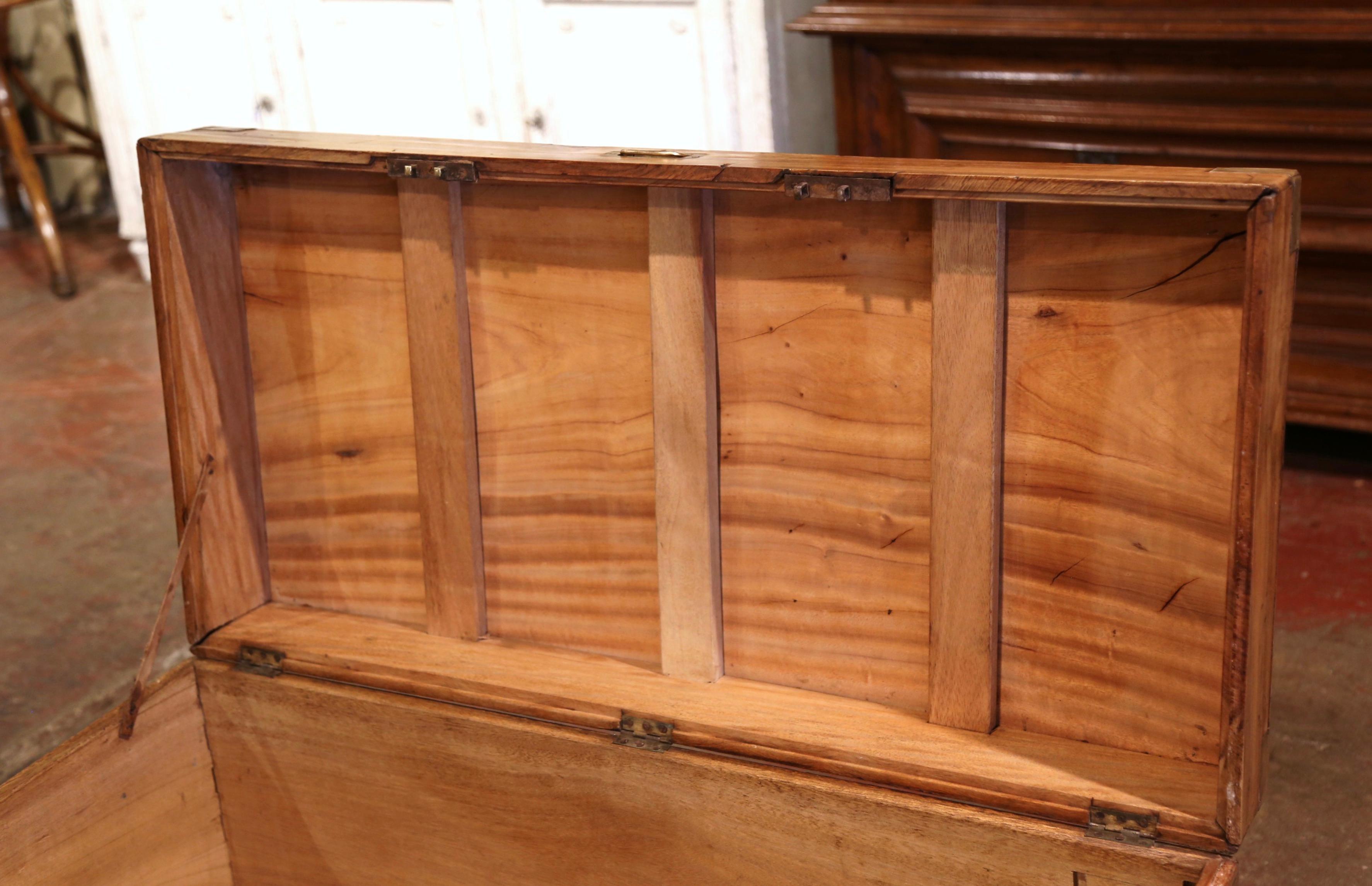 Mid-19th Century English Walnut and Brass Trunk Coffee Table 8