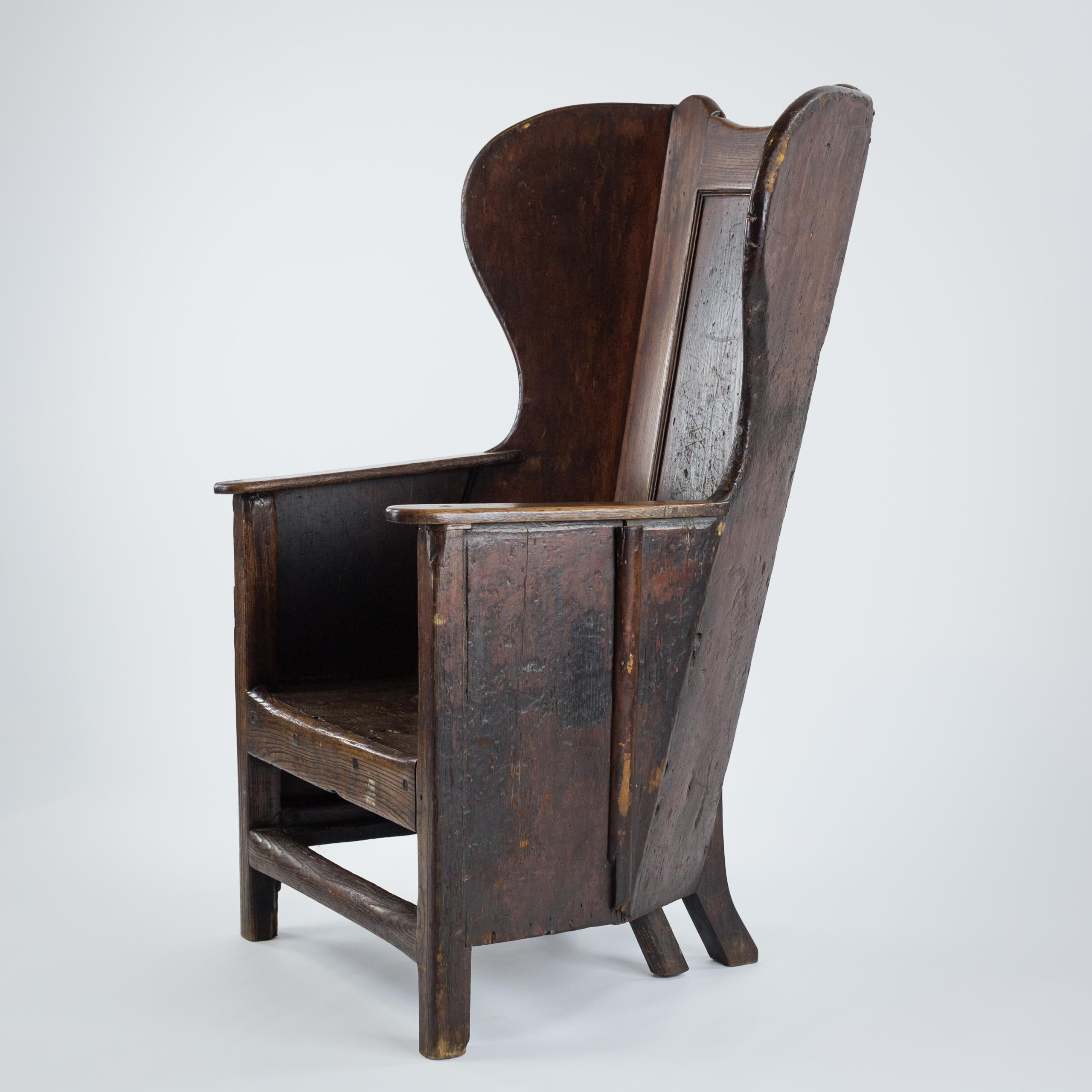 Mid 19th Century English Westmoreland Lambing Chair In Fair Condition In Pease pottage, West Sussex
