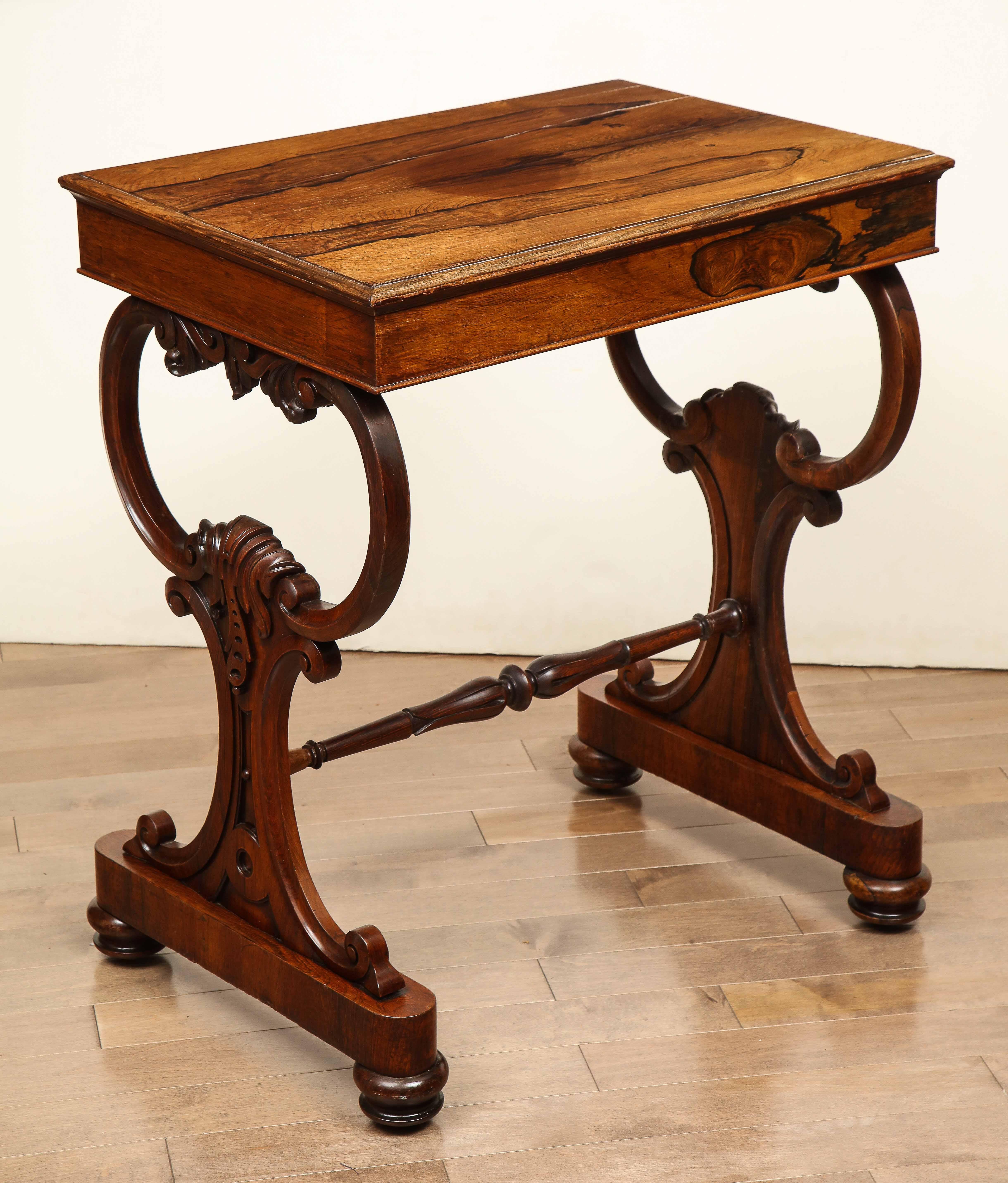 Mid-19th Century English Work Table with Drawer and Fitment In Good Condition For Sale In New York, NY