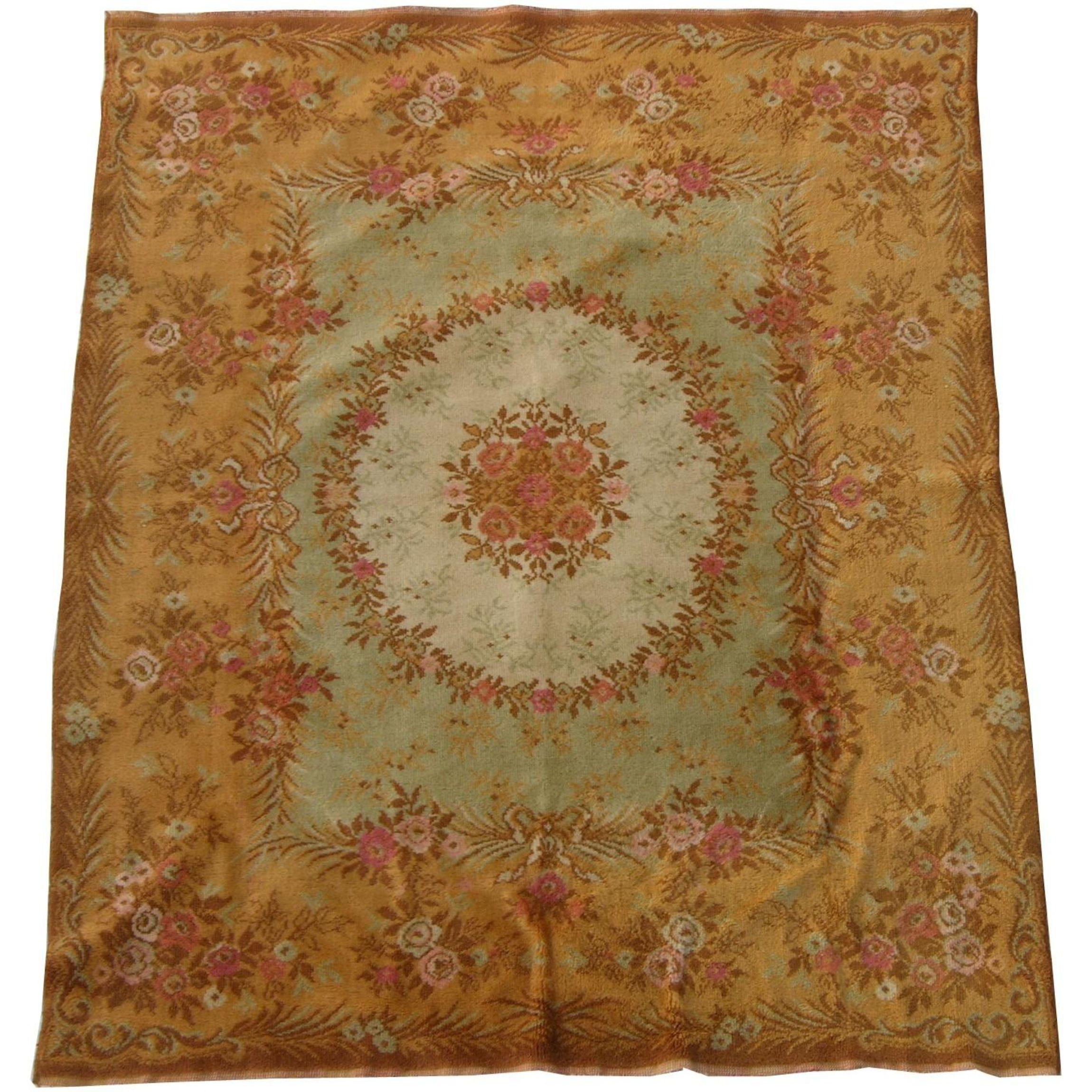 Mid-19th Century European Aubusson Style Rug In Good Condition For Sale In Los Angeles, US