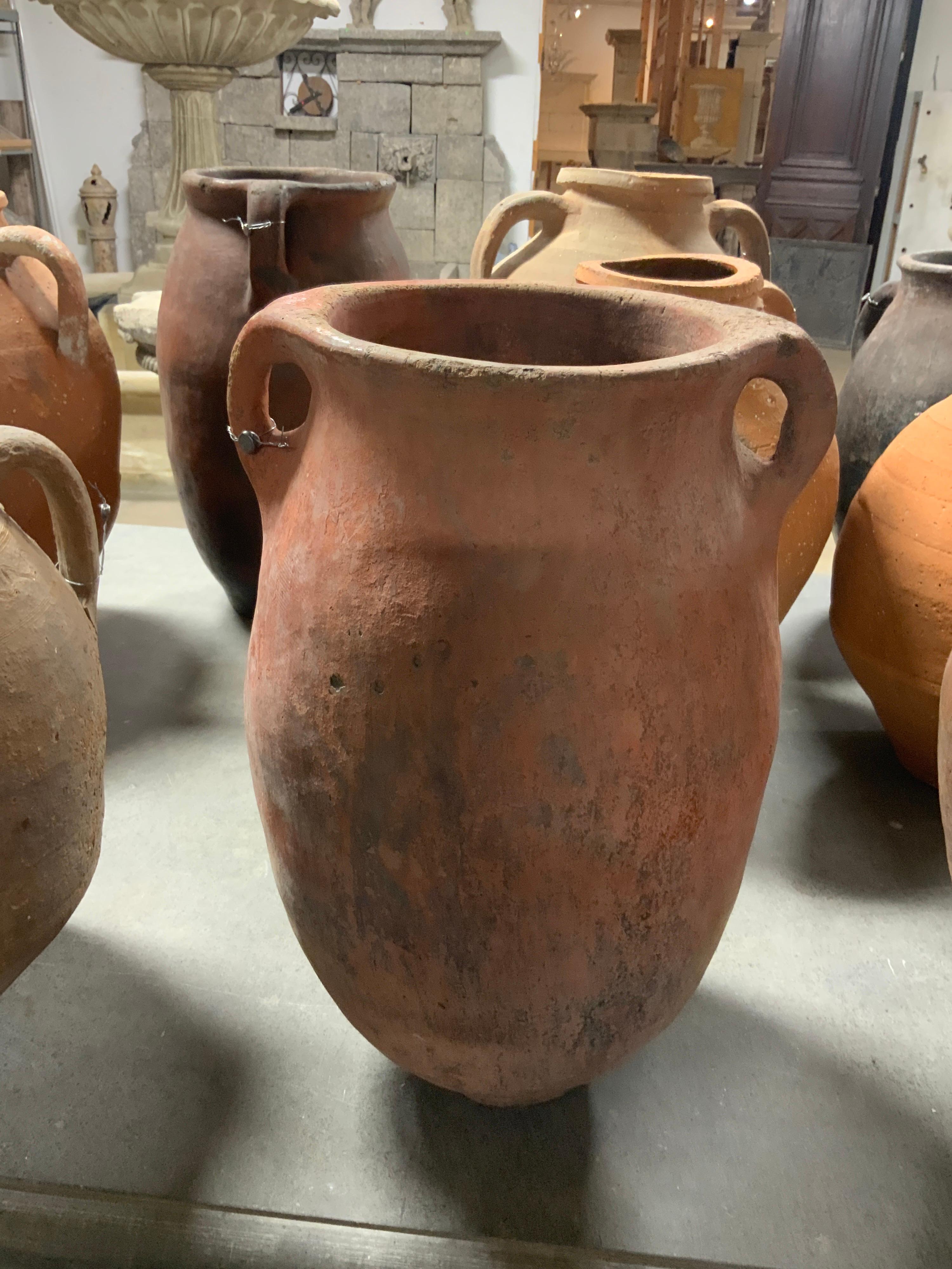 Joli navire originaire de Grèce. L'article date des années 1850. Vendu comme article unique.